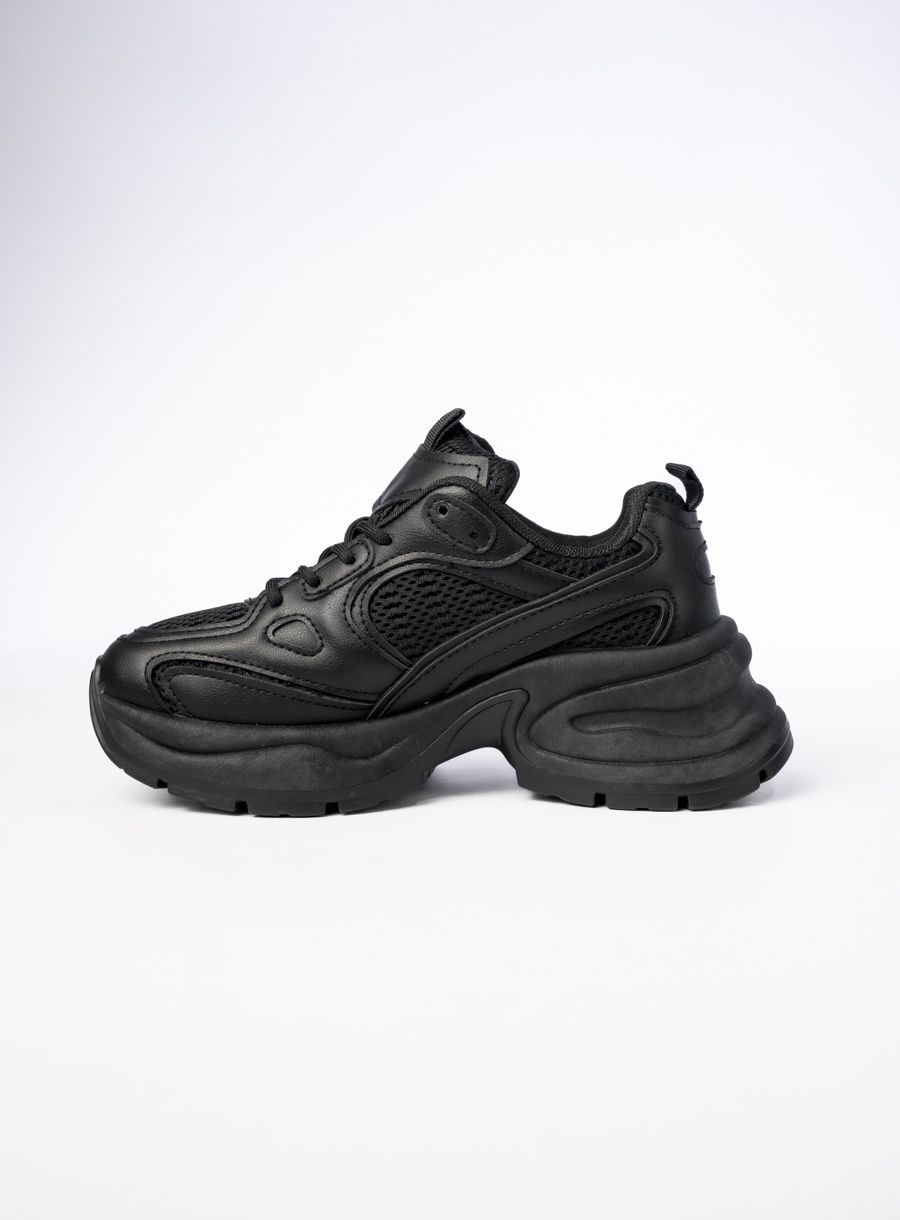 Dámské tenisky ve sportovním střihu černé