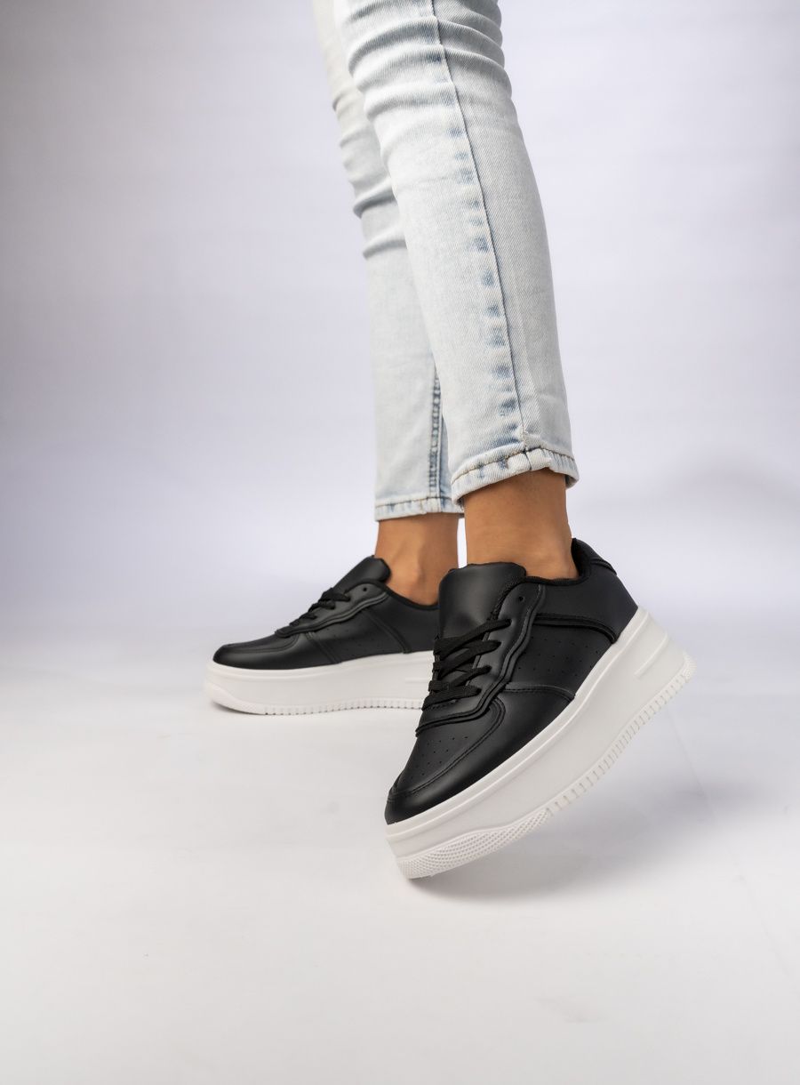 Černé tenisky na vysoké podrážce ROXY