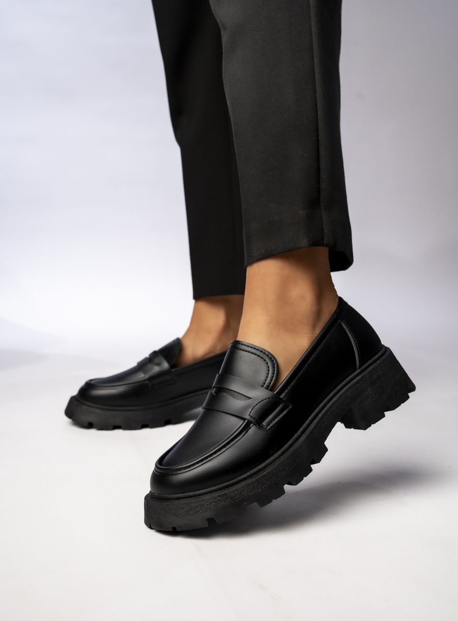 Černé mokasíny z ekokůže ROMI