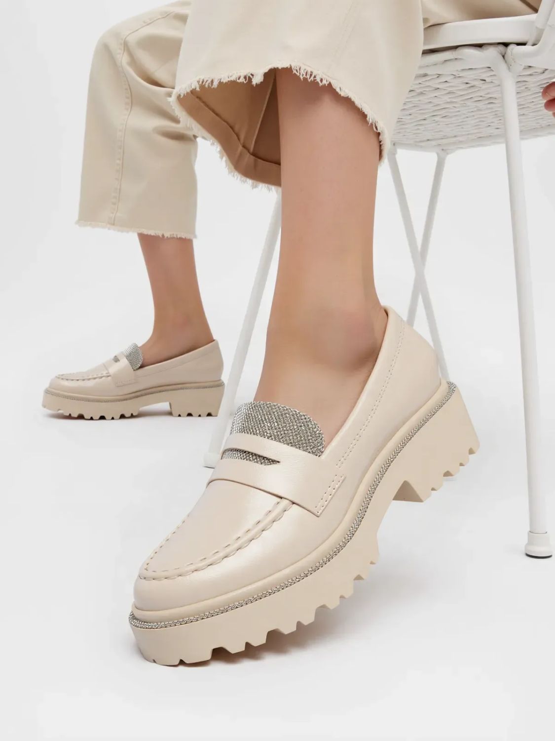 Béžové dámské mokasíny se zirkony