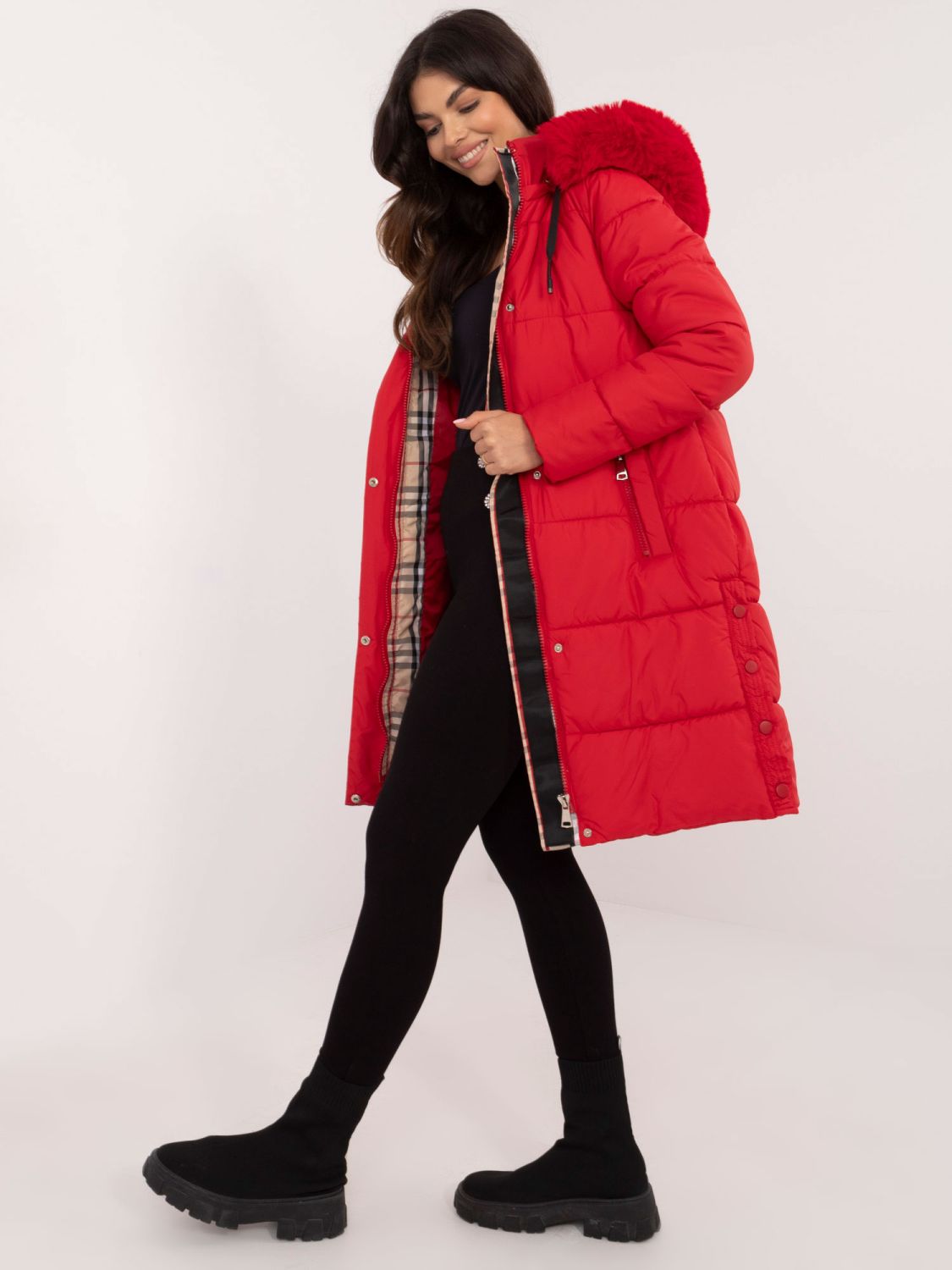 Červená zimní bunda s kapucí