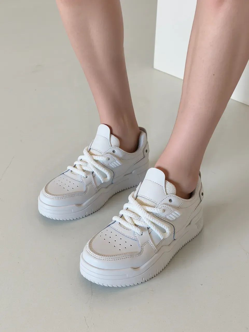 Dámské tenisky s hrubými tkaničkami bílé