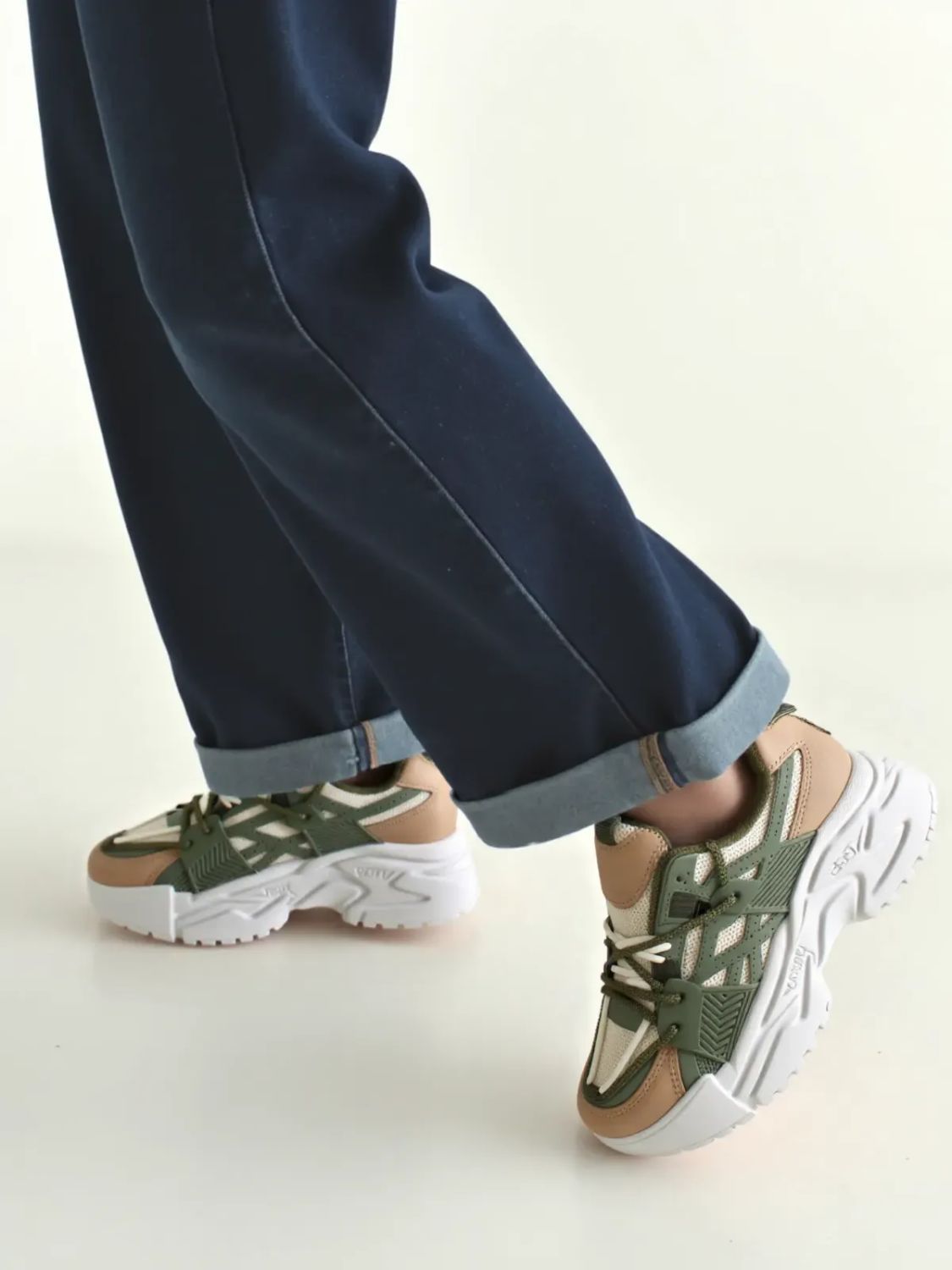 Zelené tenisky na hrubé podrážce LIVIA