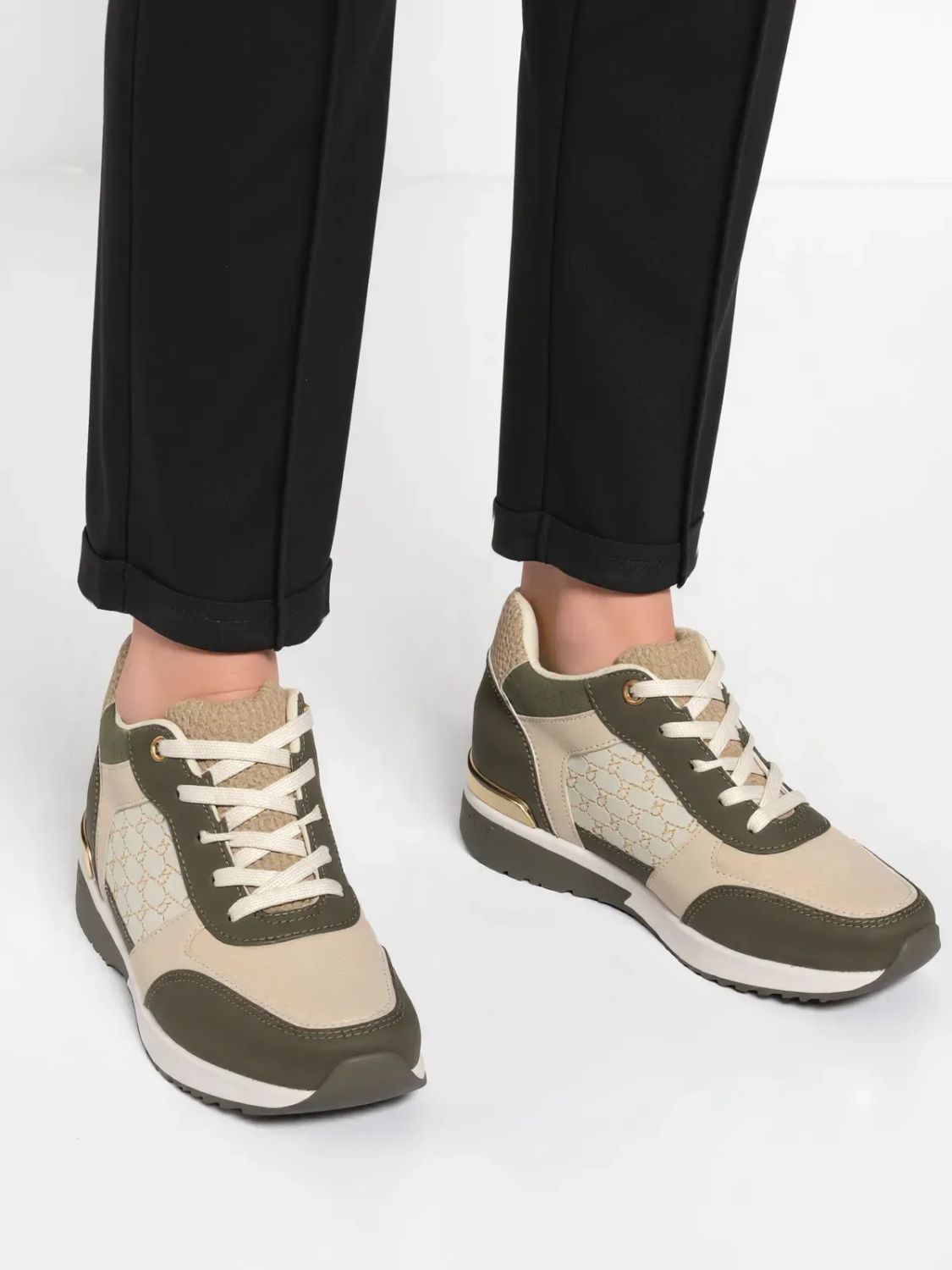 Zelené dámské tenisky na klínovém podpatku