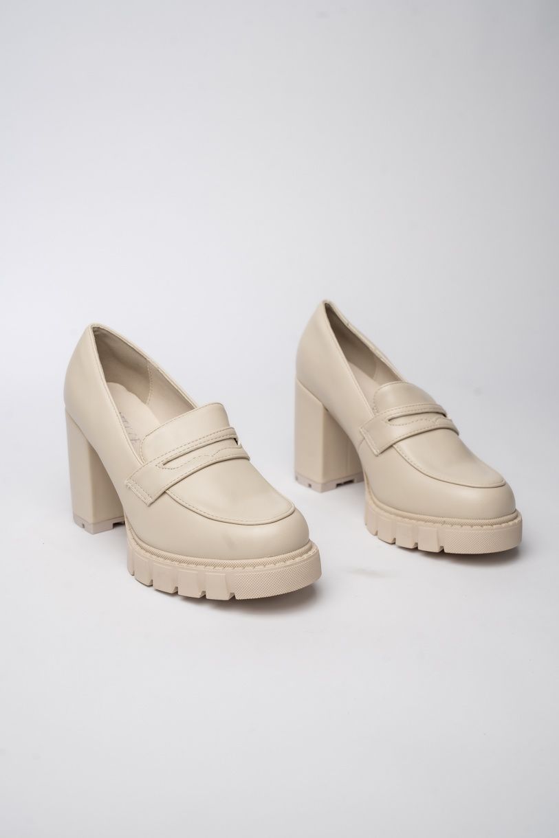 Světle béžové dámské mokasíny na podpatku BOBBIE