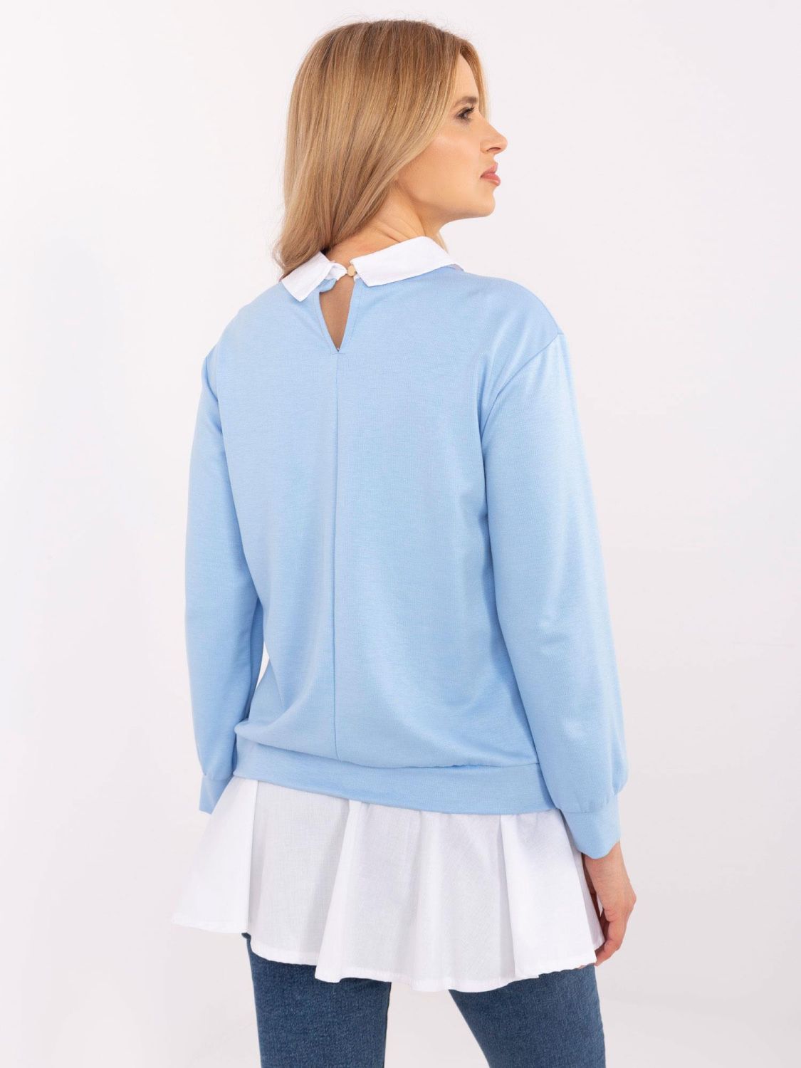 Stylová halenka s dlouhým rukávem ve světle modré barvě