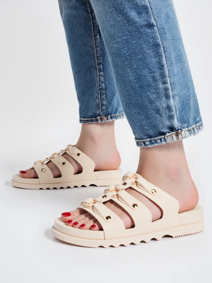 Béžové pantofle s druky ROCK