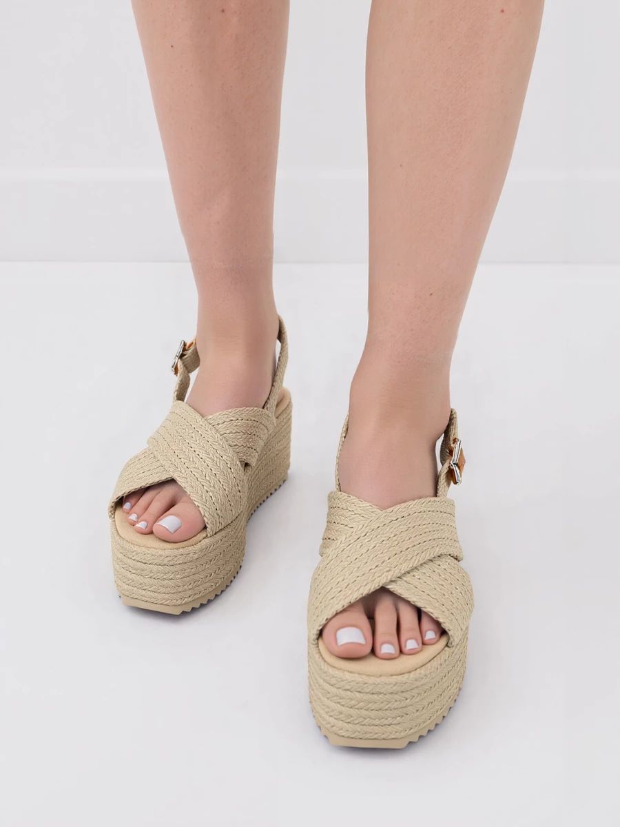 Béžové sandály s jutovou podrážkou