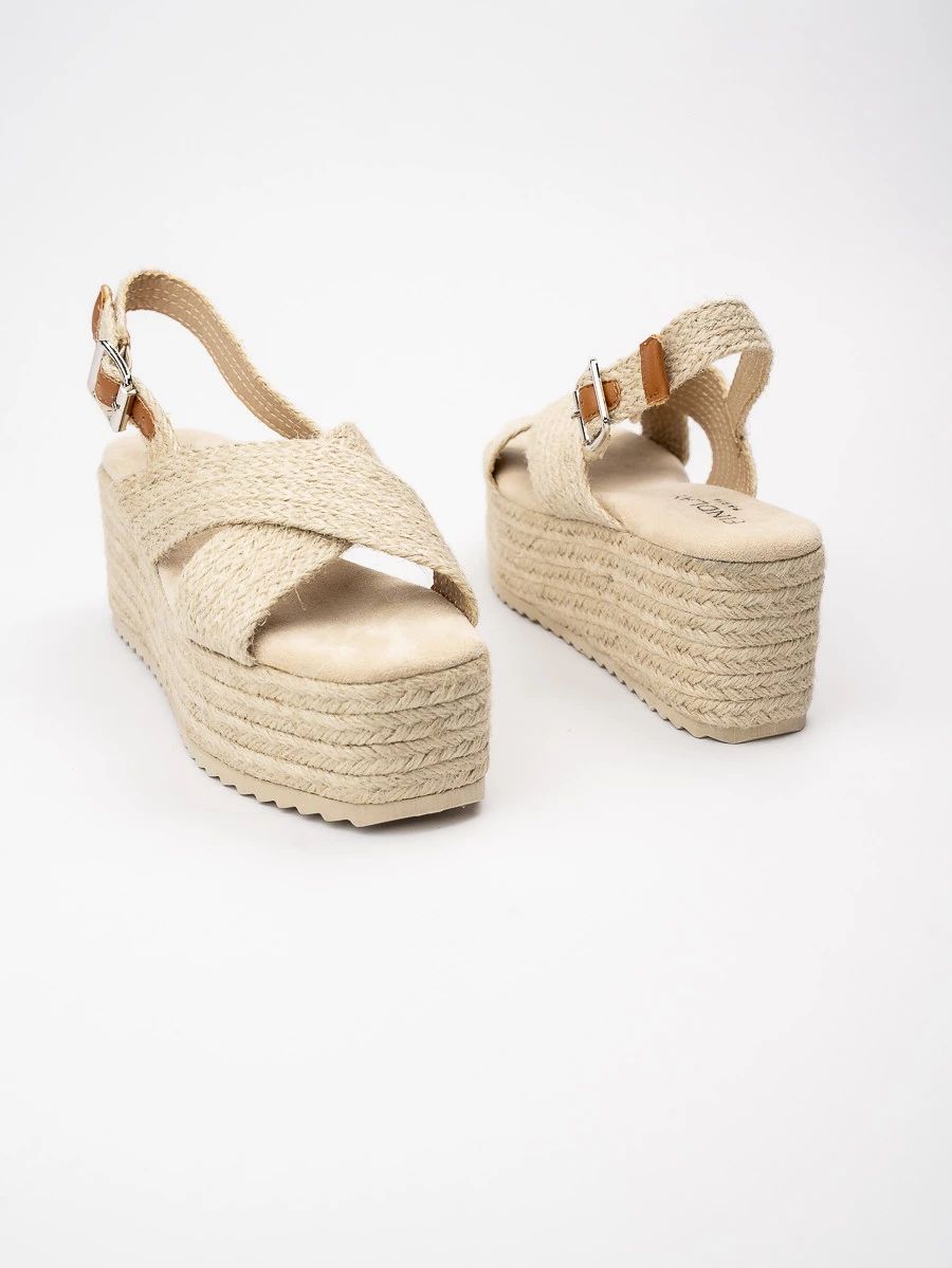 Béžové sandály s jutovou podrážkou