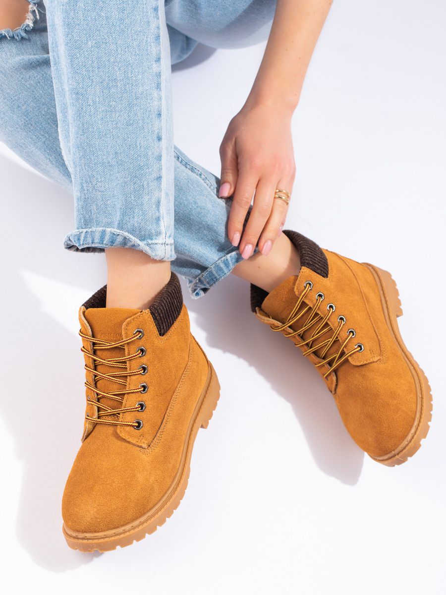 Dámské kožené kotníkové boty v béžové barvě