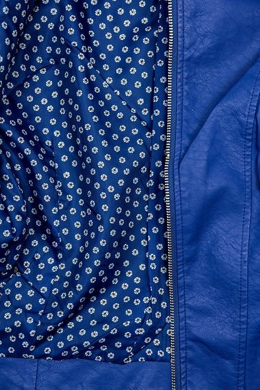 Kobalotvě modrá koženková bunda s květinovou podšívkou