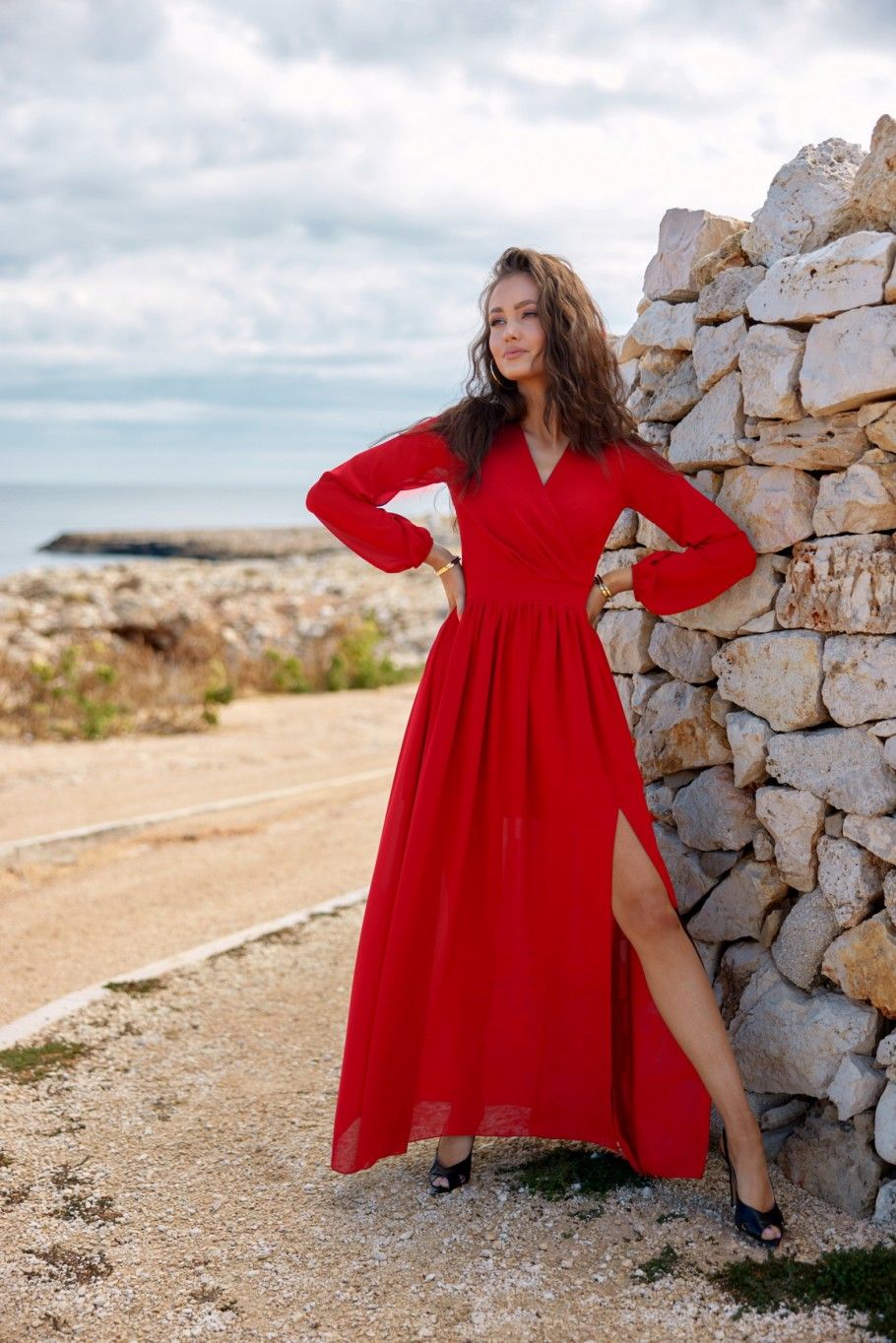 Šifonové maxi šaty s dlouhým rukávem a vázáním na zádech – červené