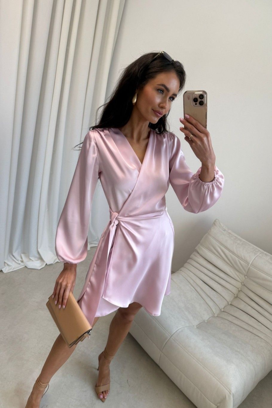 Catlin – mini šaty ve světle růžové barvě