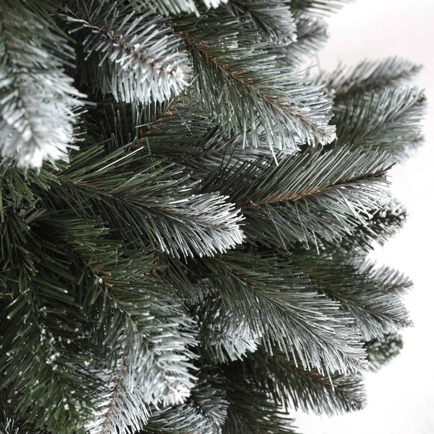 Vánoční zasněžený stromek Borovice JOY 220 cm