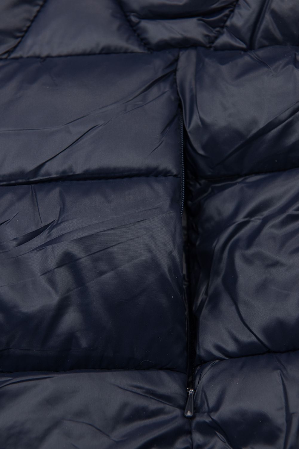 Tmavě modrá přechodná bunda s kapucí a kožešinou