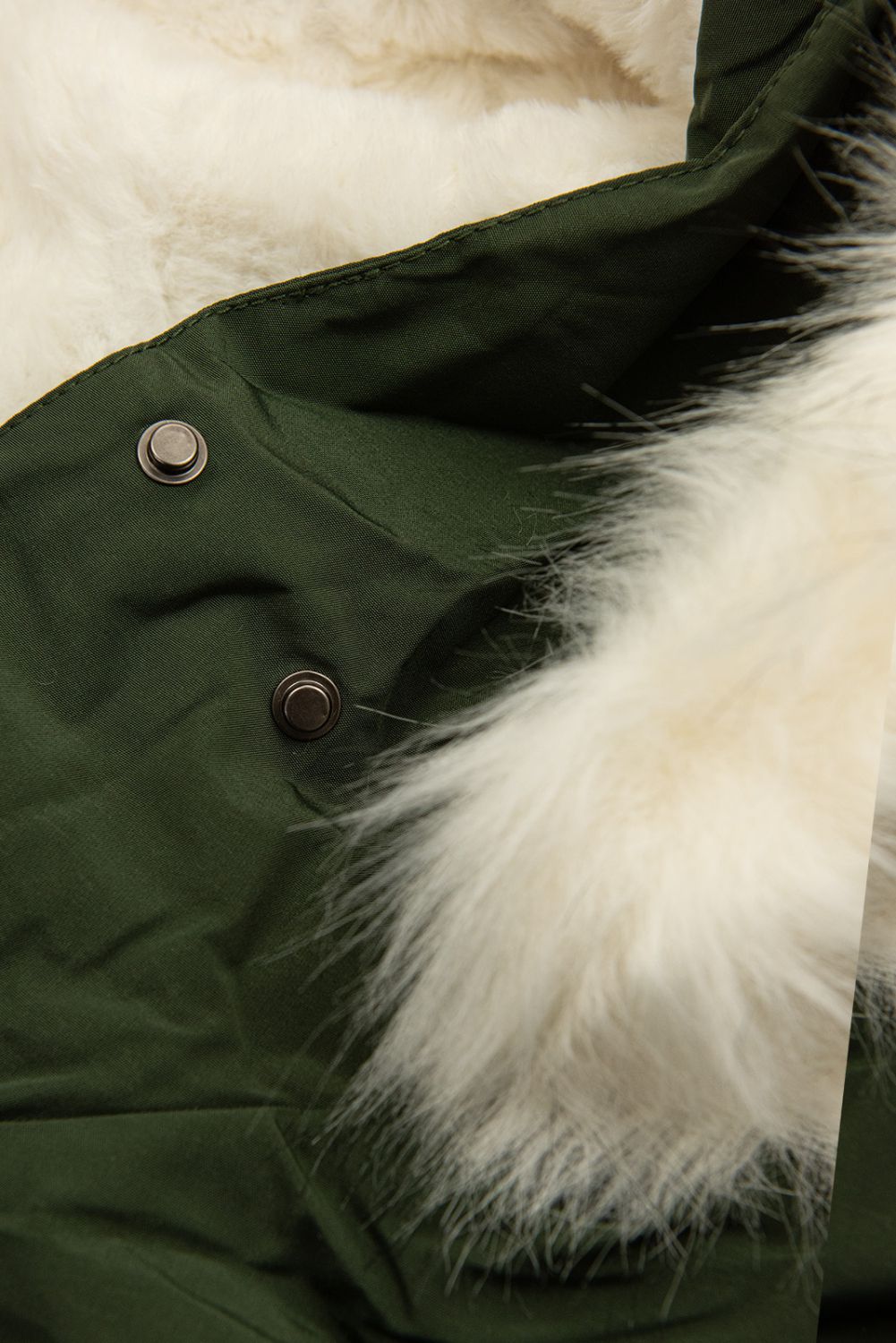 Khaki parka s ecru teplou podšívkou