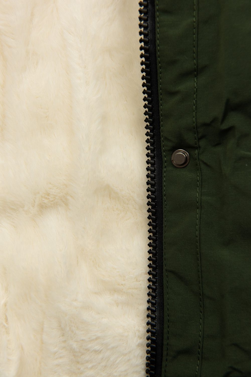 Khaki parka s ecru teplou podšívkou