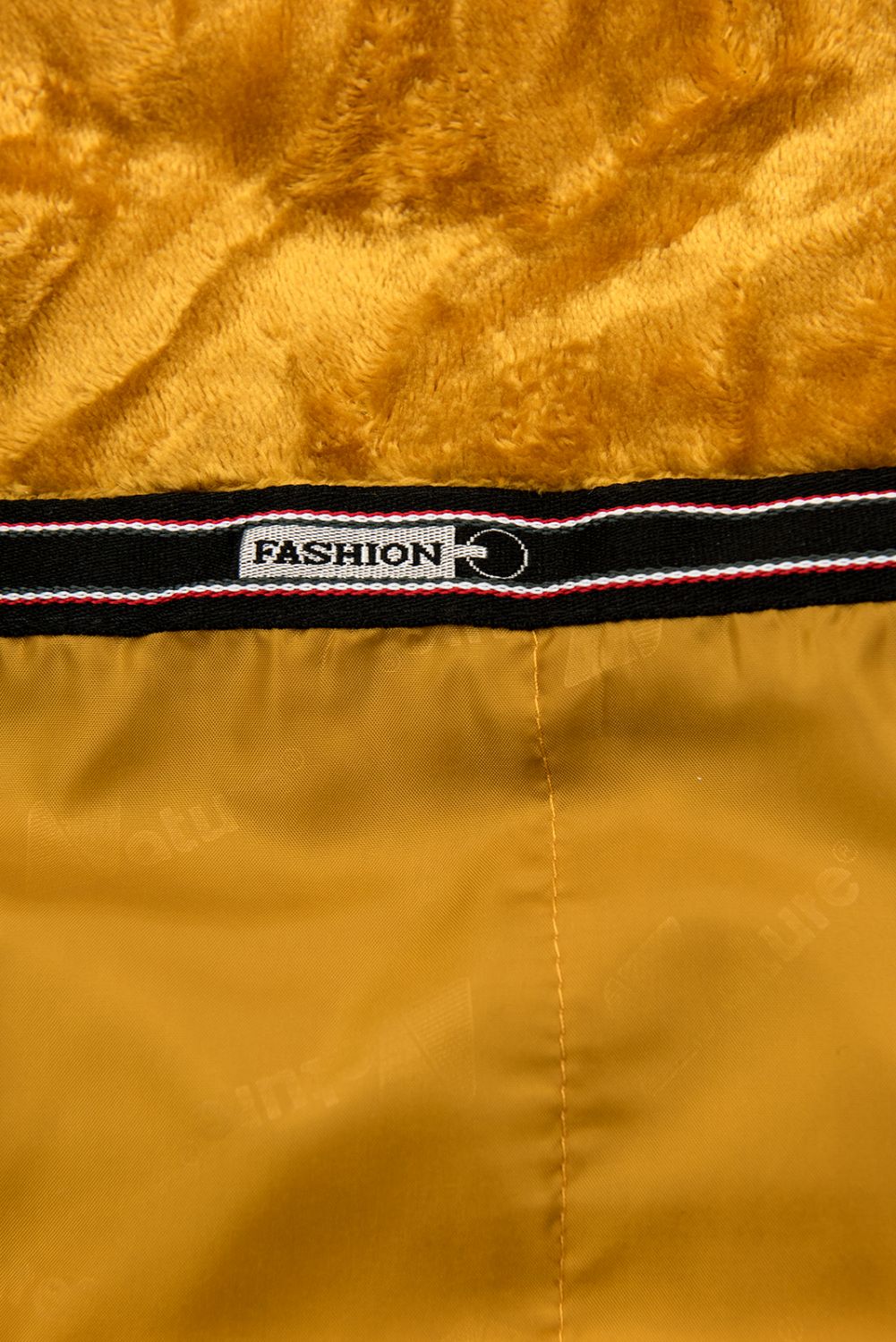 Žluto-modrá bunda s kontrastním lemováním