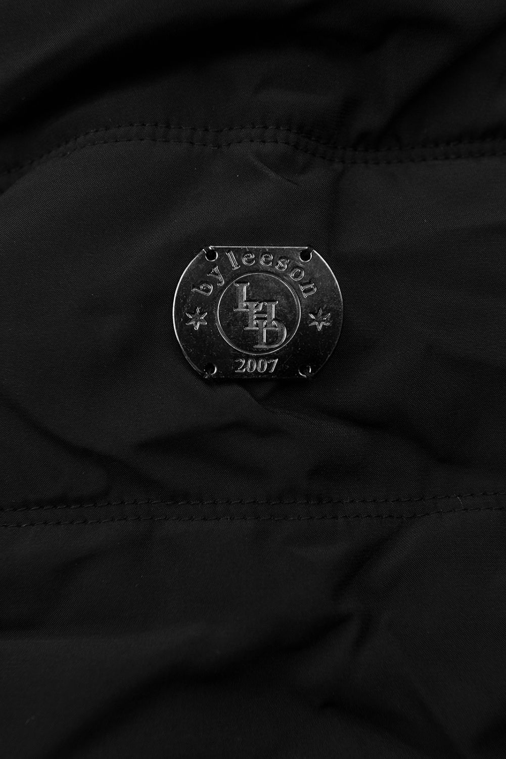 Černá zimní bunda s plyšem a kožešinou