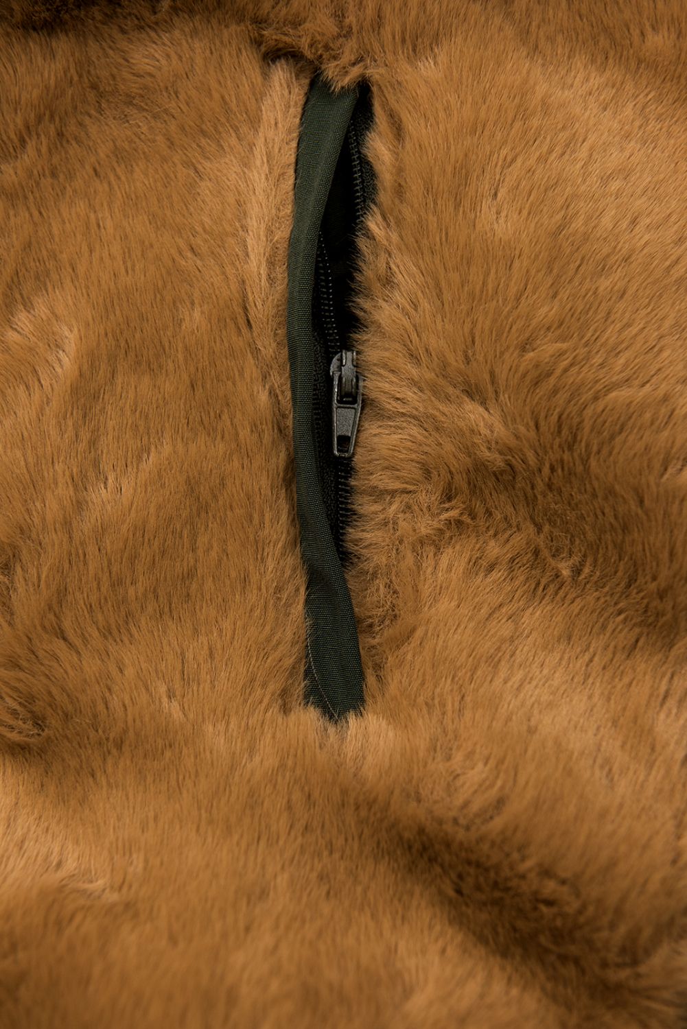 Hnedá zimní parka s hnědým plyšem