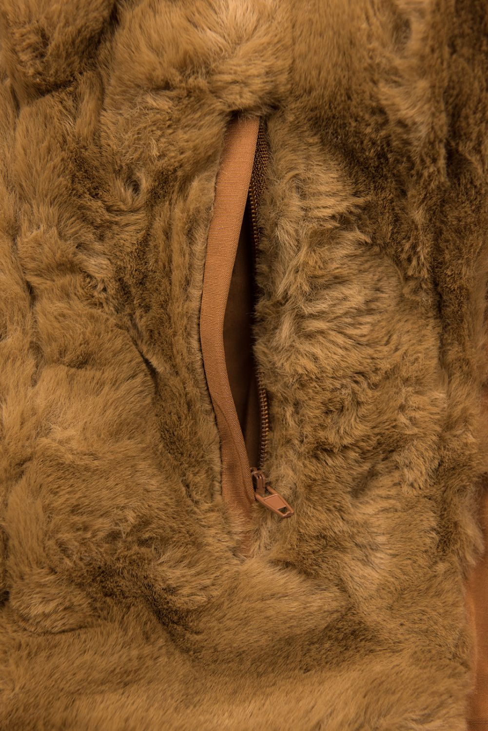 Hnedá zimní parka s hnědým plyšem