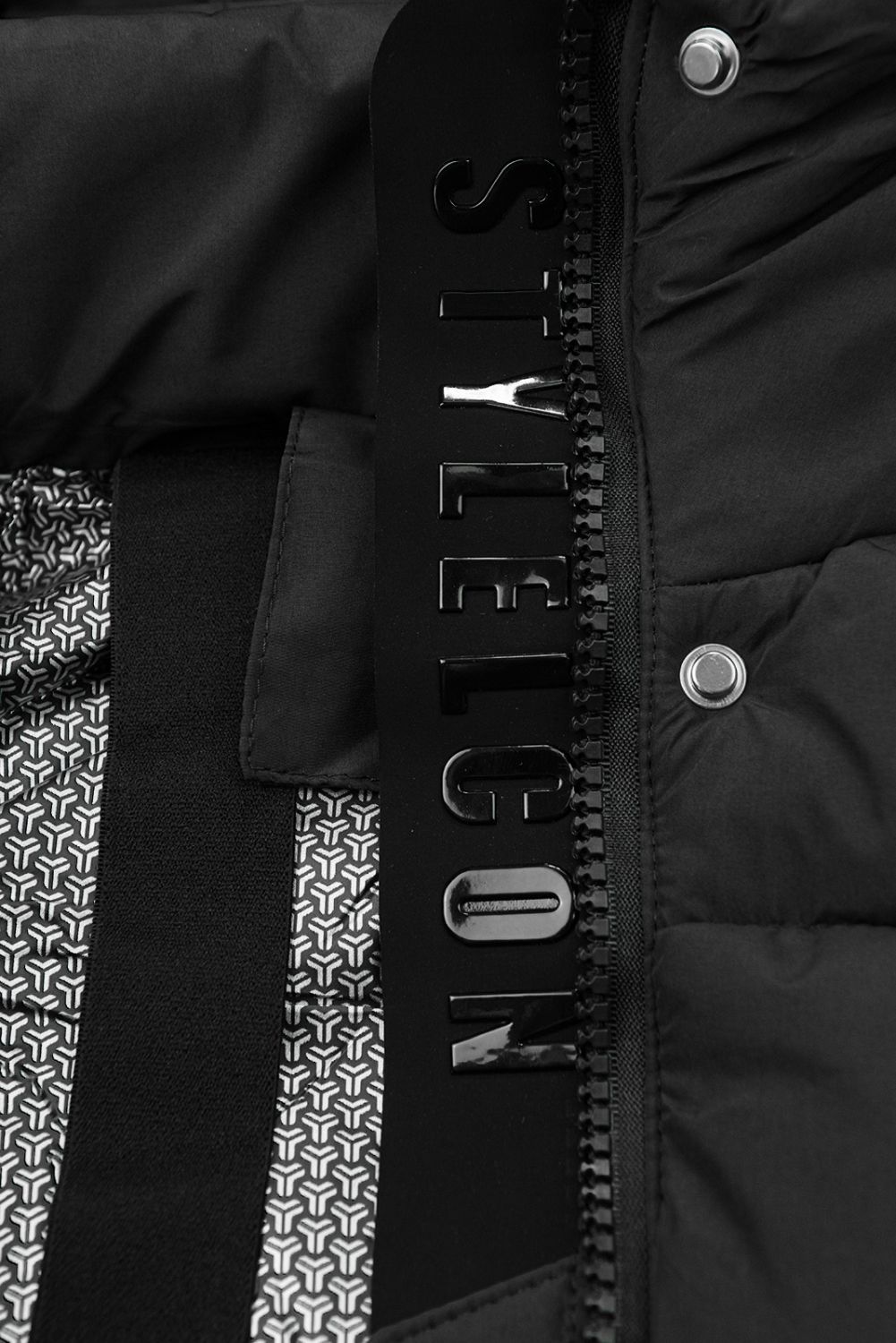 Dámská zimní bunda s kapucí, černá