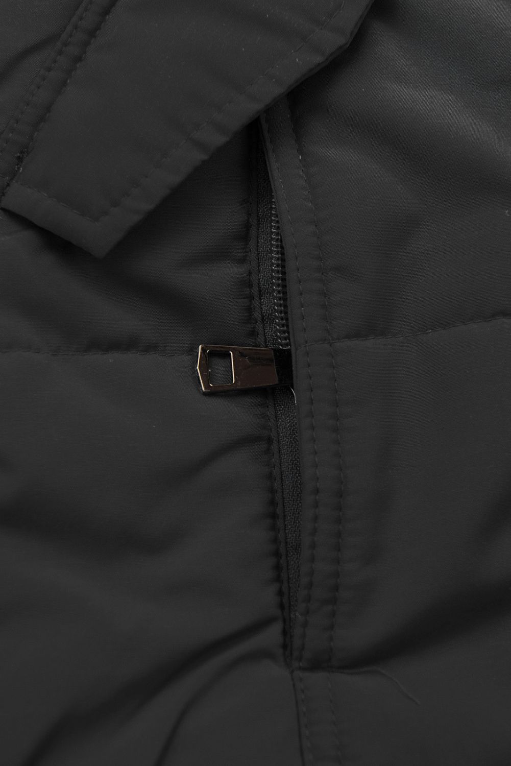 Černá zimní bunda s šedým plyšem