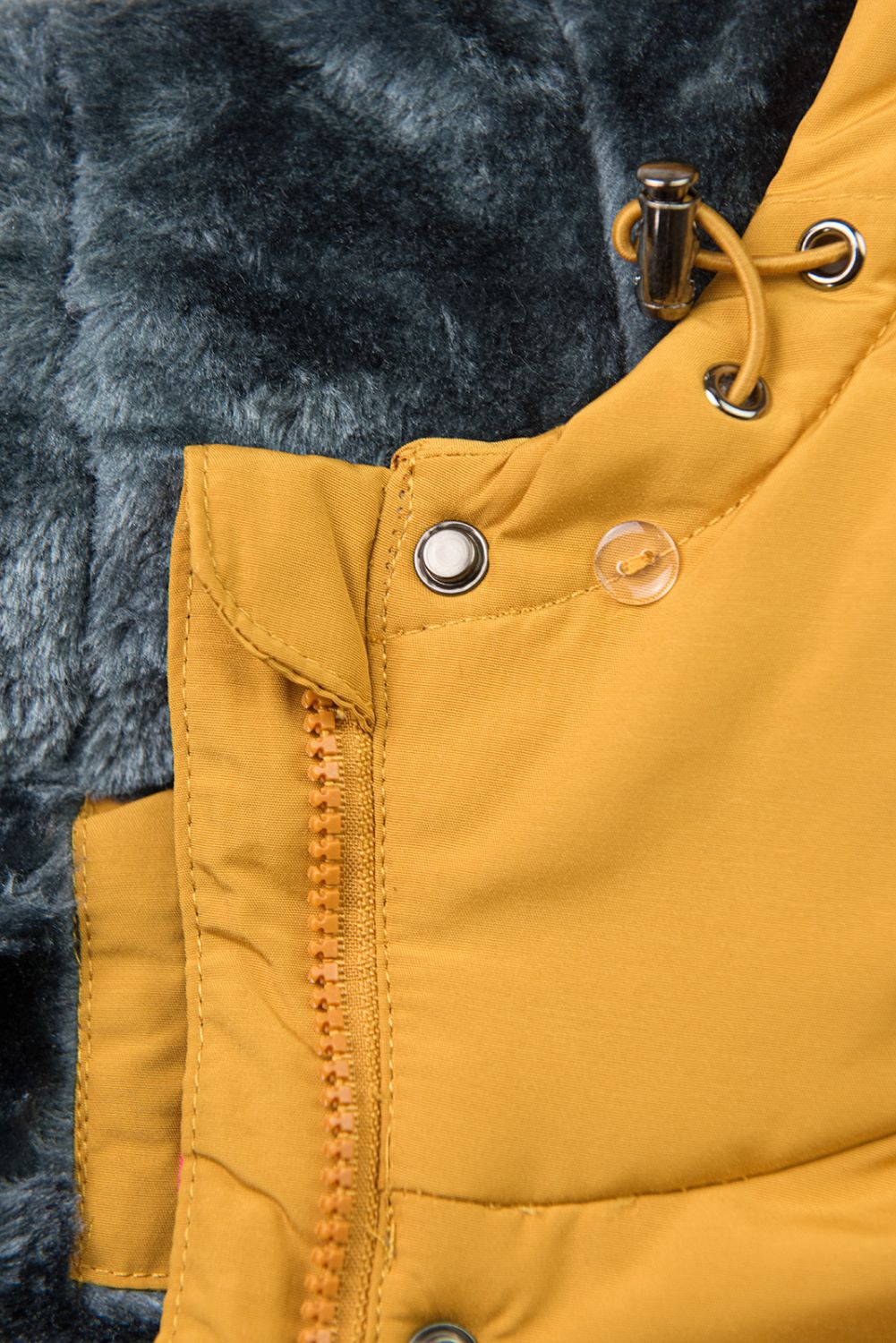 Žlutá zimní bunda s šedým plyšem
