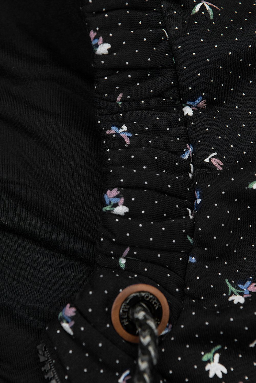 Černá mikina s květinovým vzorem