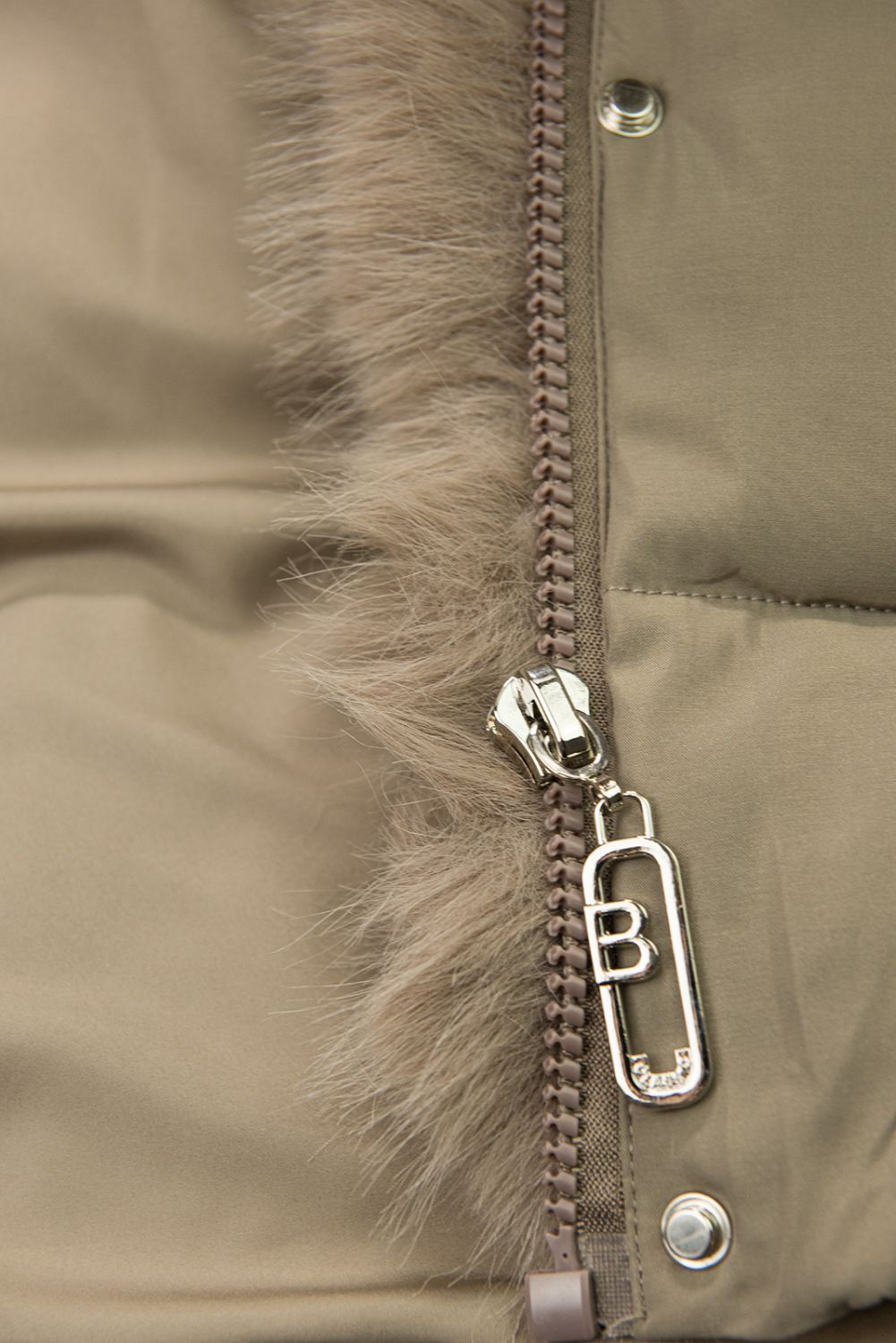 Zimní bunda s odepínací umělou kožešinou béžová