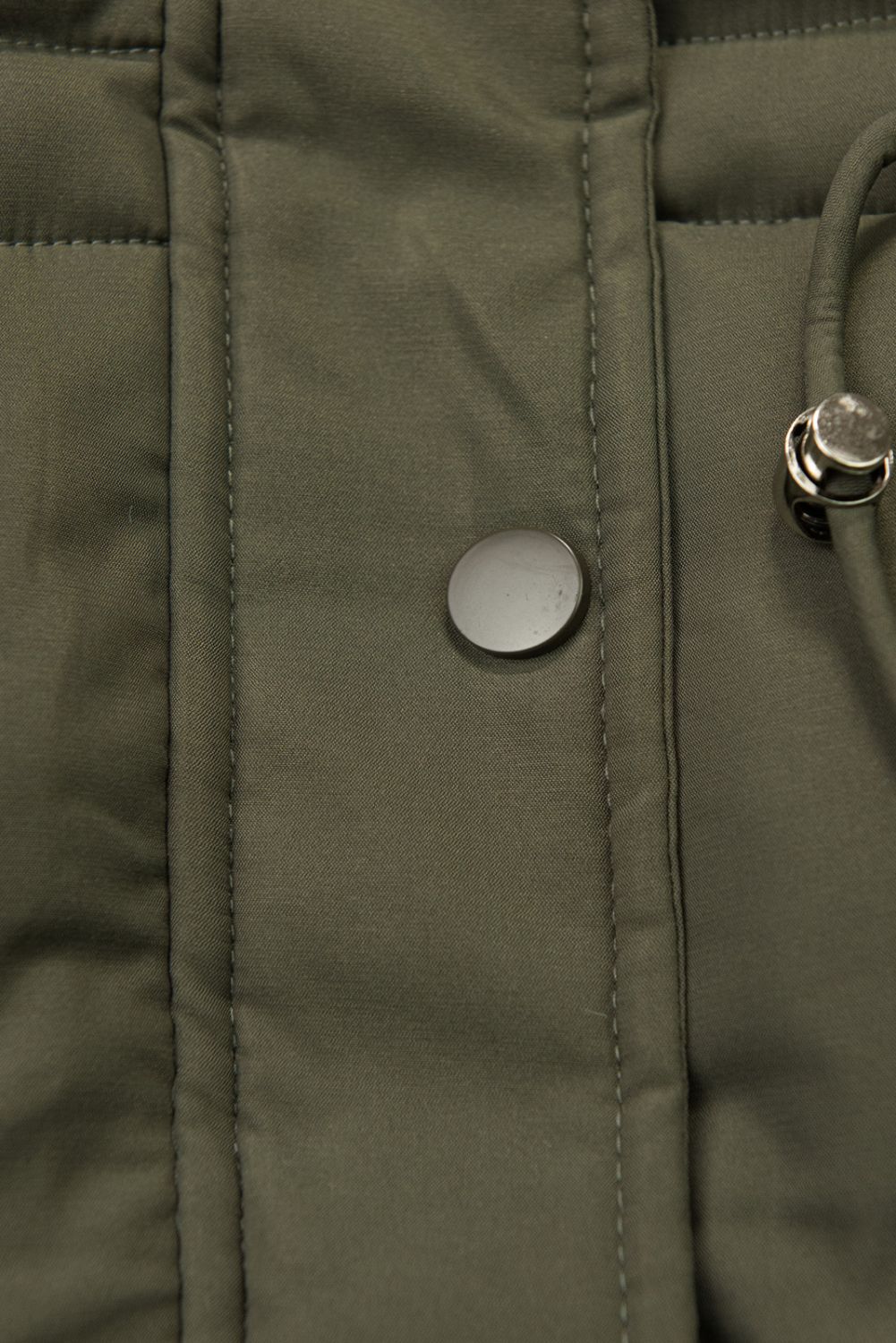 Zimní bunda s odepínací umělou kožešinou tmavě zelená