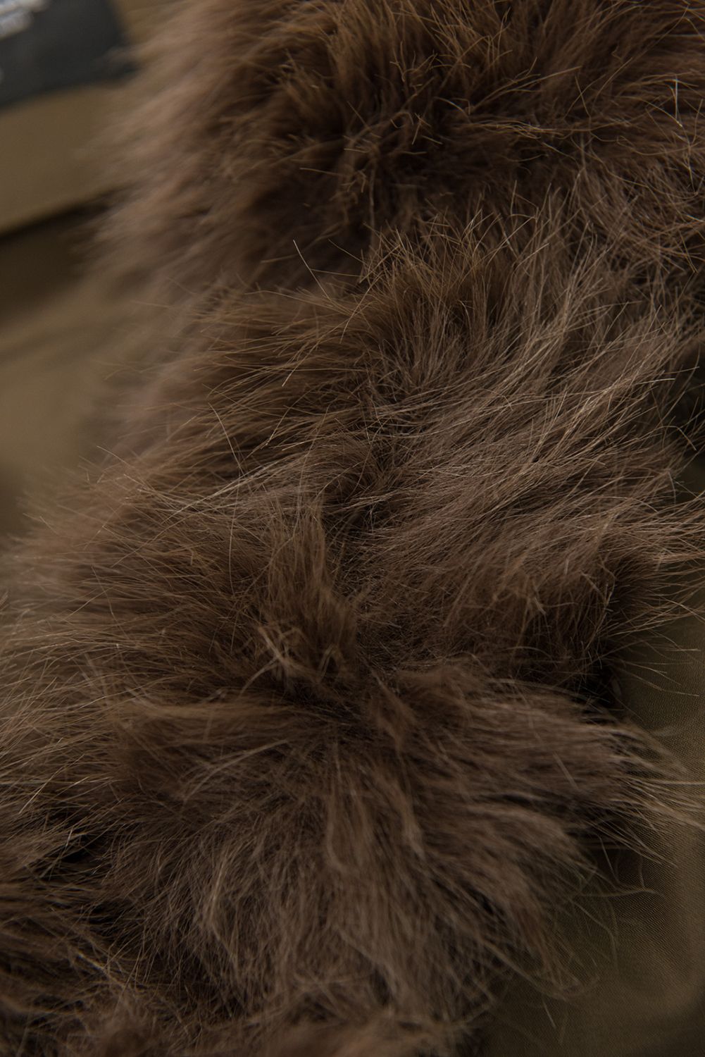 Zimní bunda s odepínací umělou kožešinou hnědá