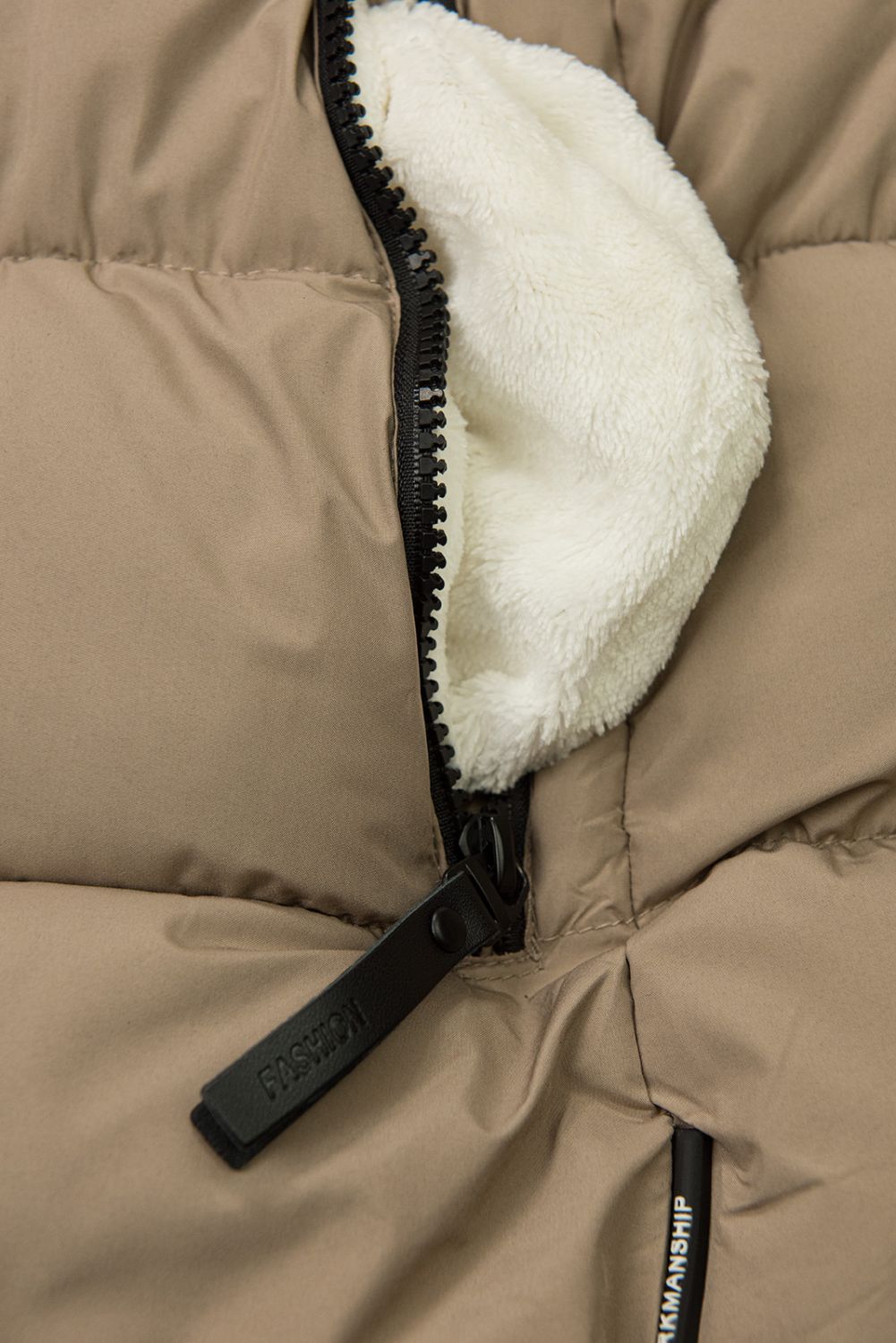 Béžová dámská zimní bunda s kapucí