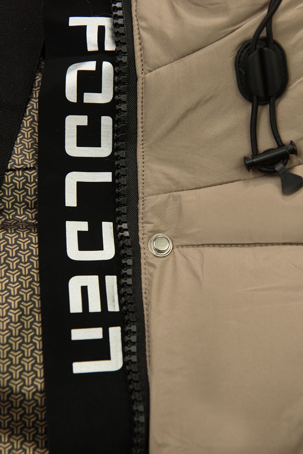 Béžová dámská zimní bunda s kapucí