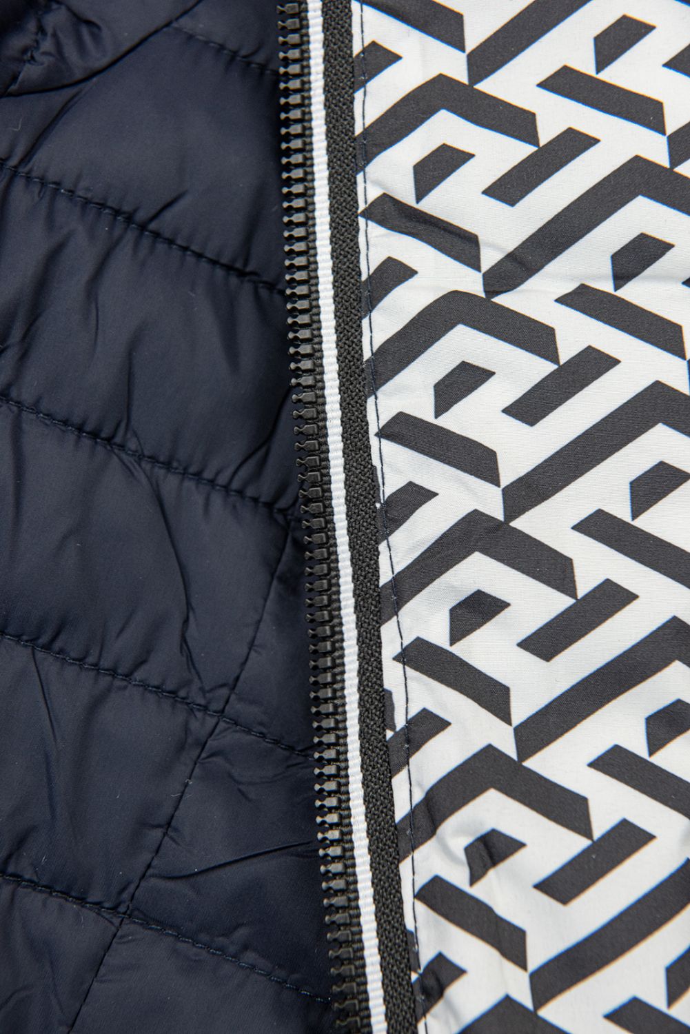 Tmavě modrá lehká oboustranná bunda