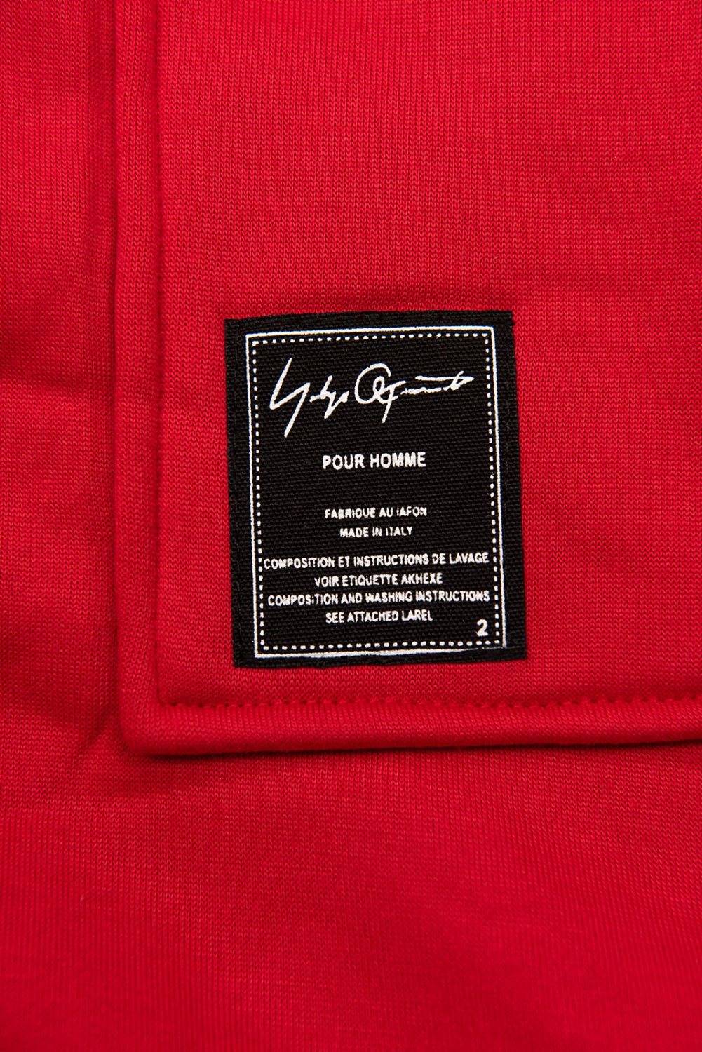 Červená sportovní prodloužená mikina