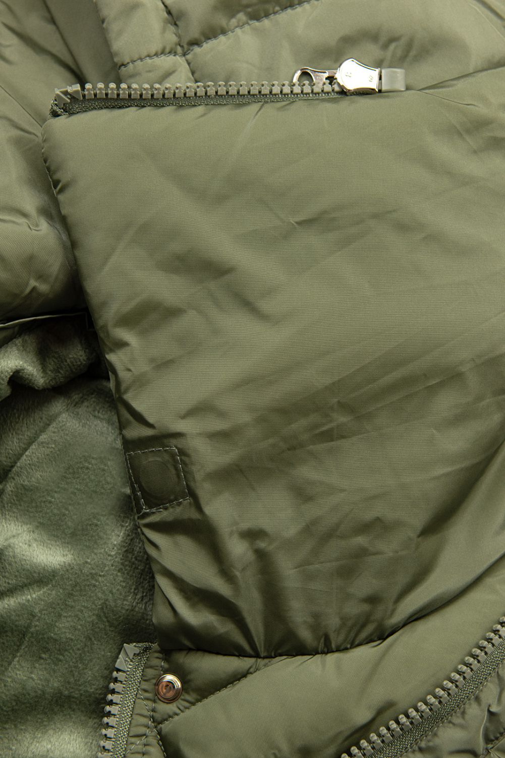 Olivově zelená zimní bunda s extra vysokým límcem