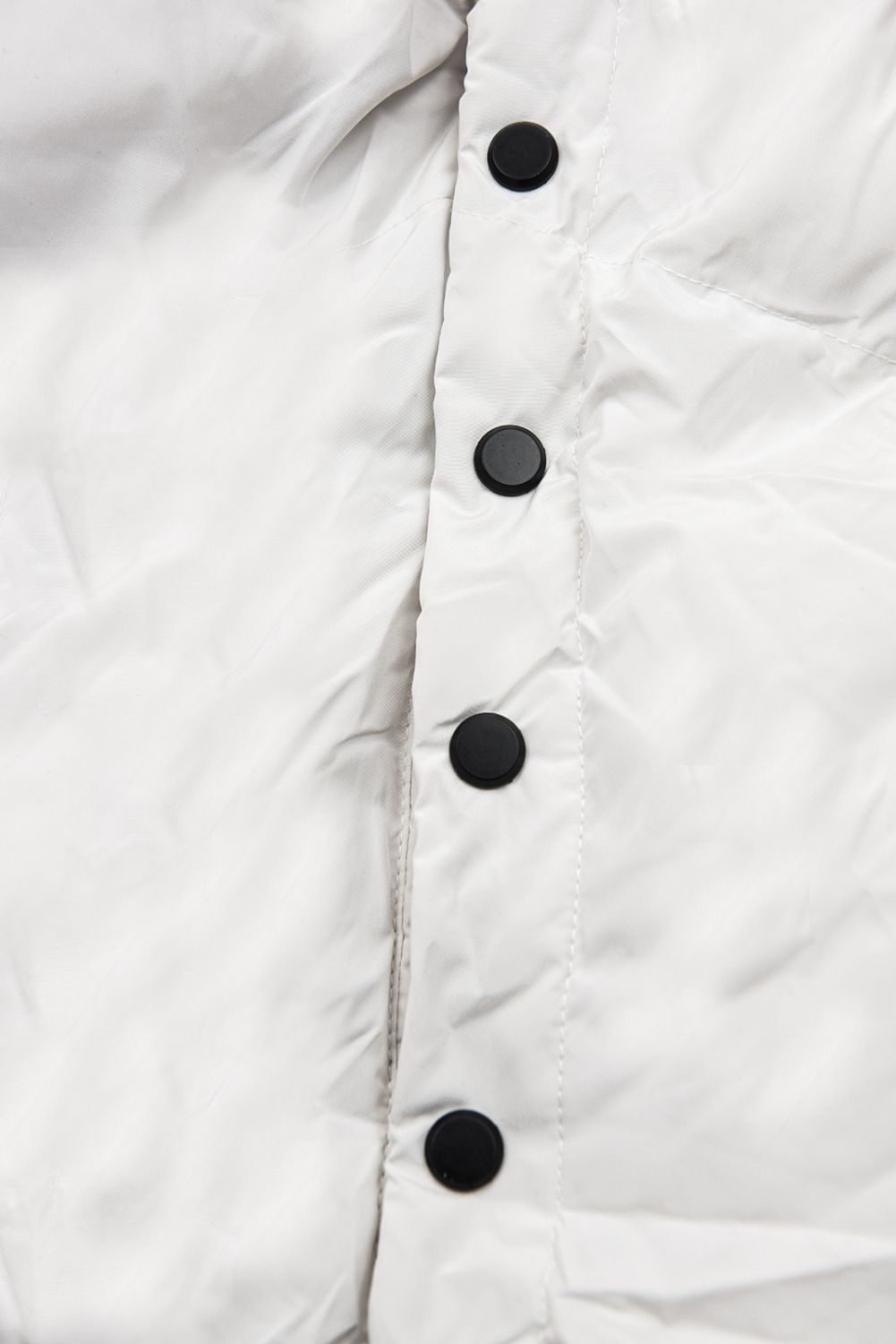 Bílá dlouhá bunda na zimu