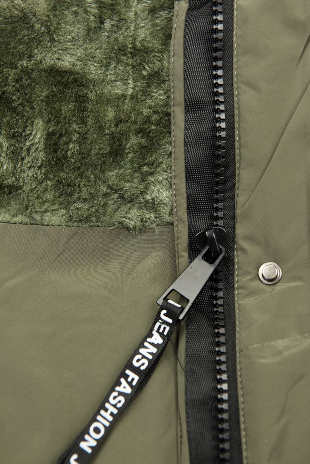 Olivově zelená dlouhá bunda na zimu