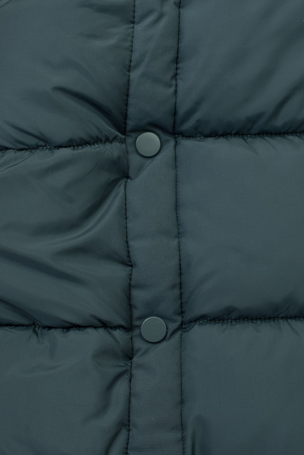 Petrolejově zelená dlouhá zimní bunda s kožešinou