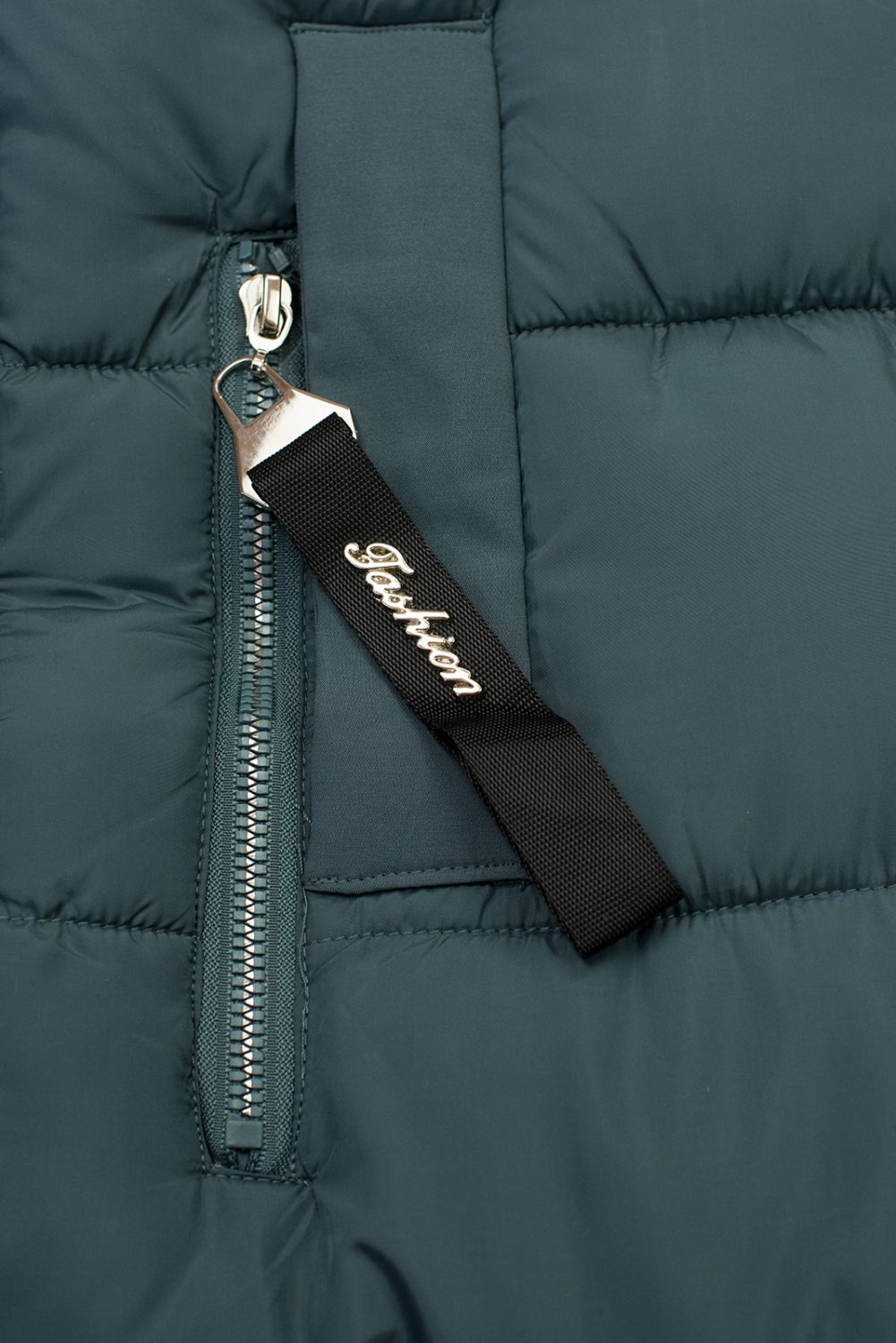 Petrolejově zelená dlouhá zimní bunda s kožešinou