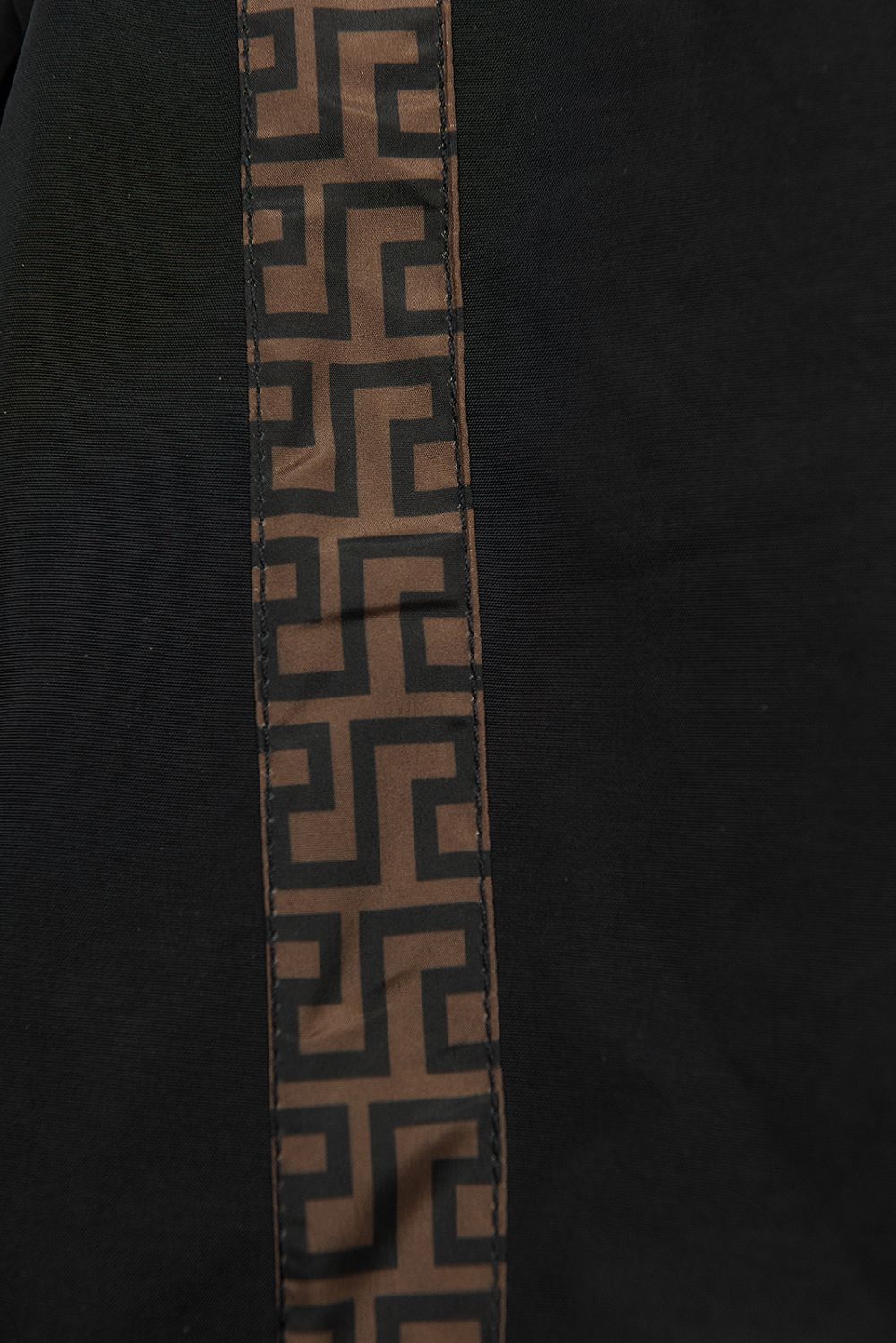 Černá prošívaná oboustranná bunda