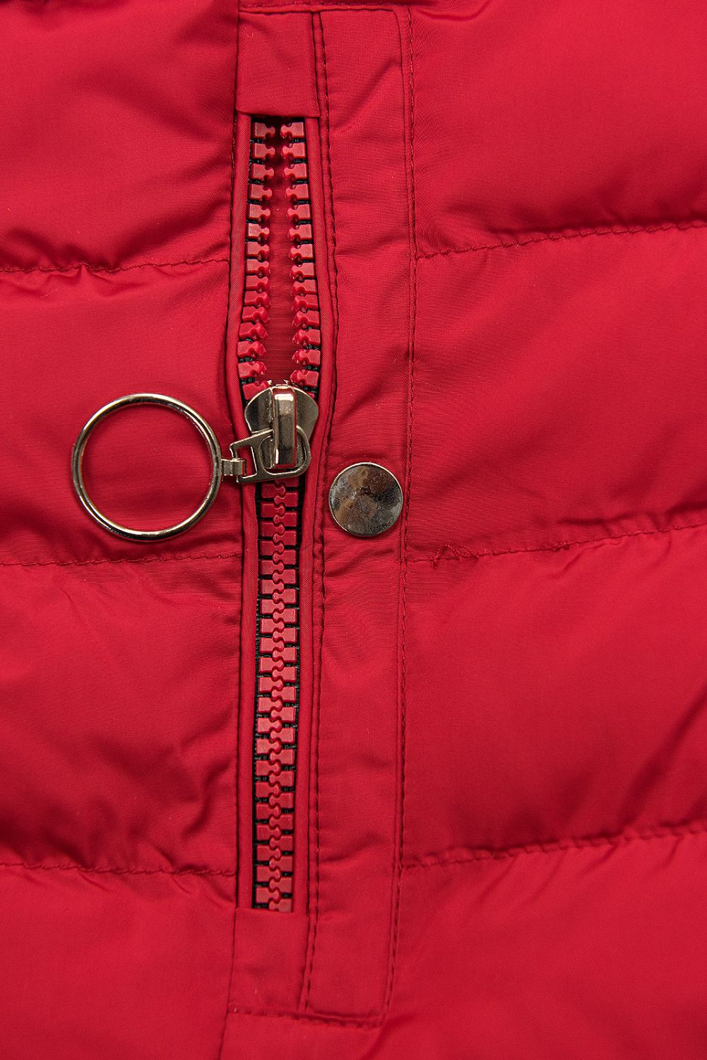 Červená prošívaná bunda s plyšovou podšívkou