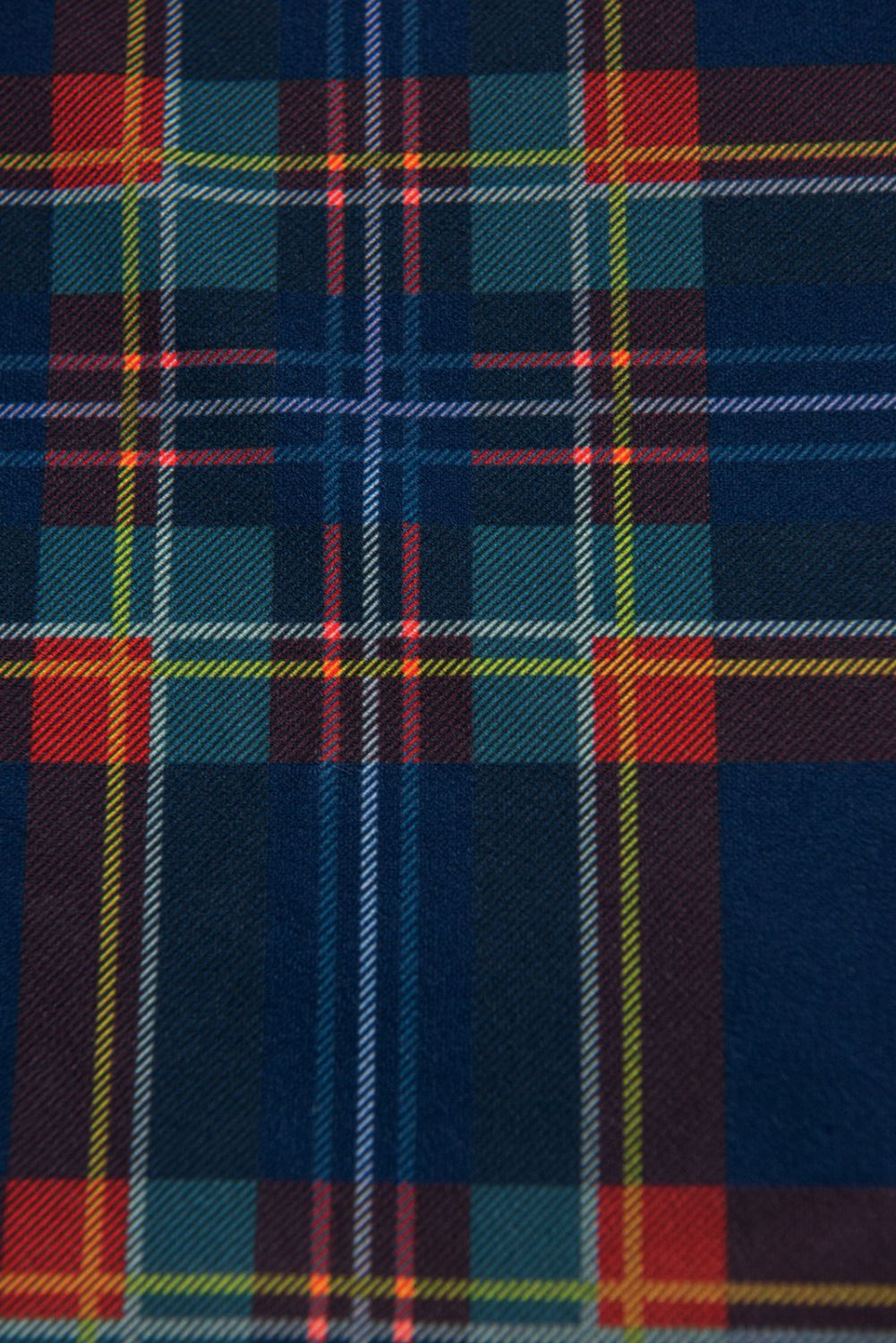 Tmavě modré kárované šaty s volánem