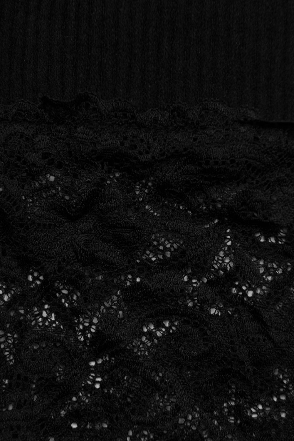 Černé šaty s krajkou