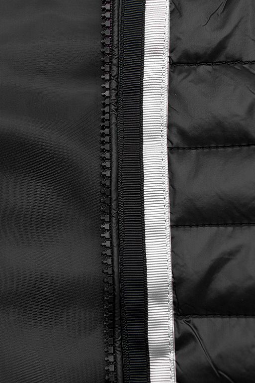 Černá prošívaná lesklá bunda