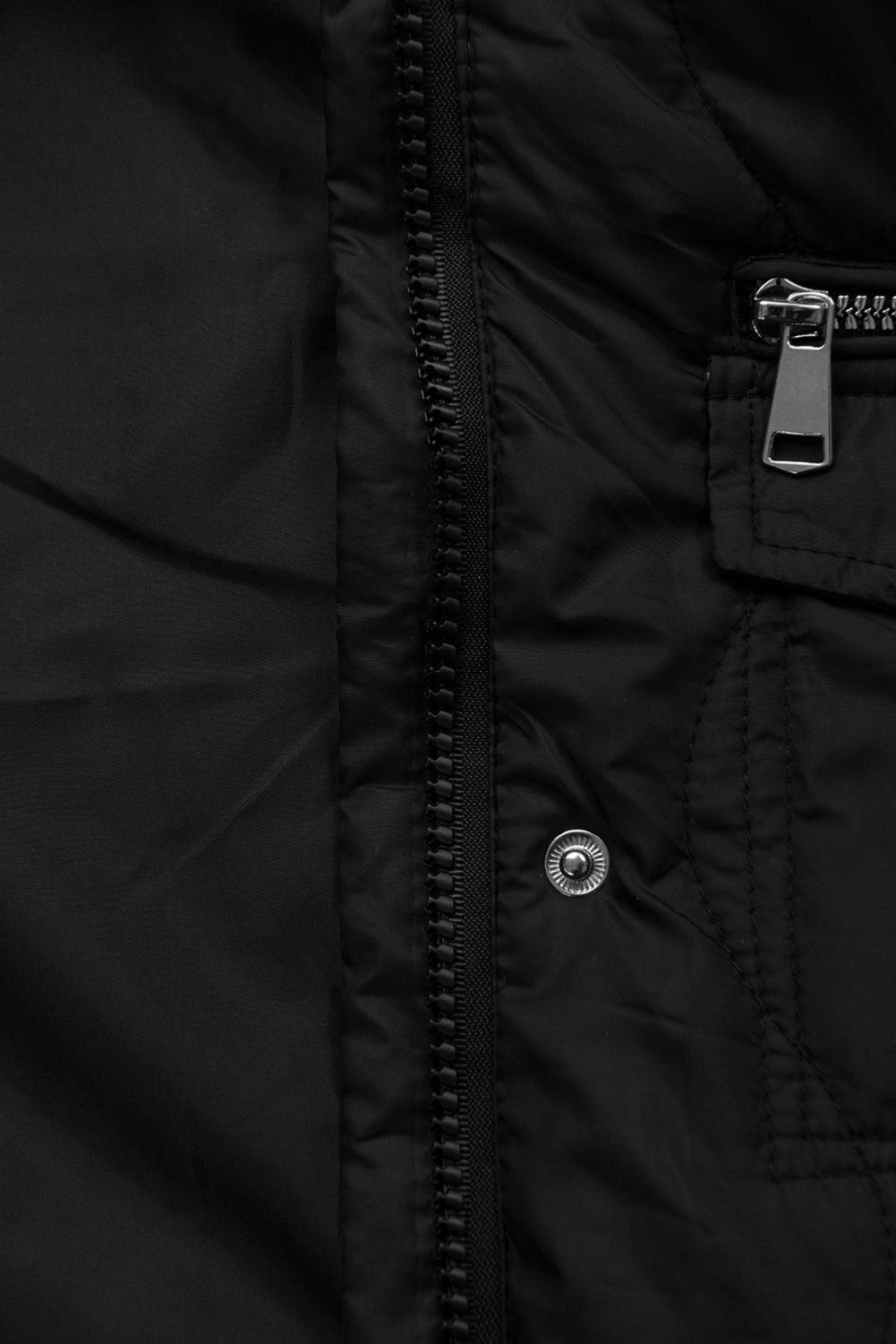 Černá jarní bunda v A-střihu