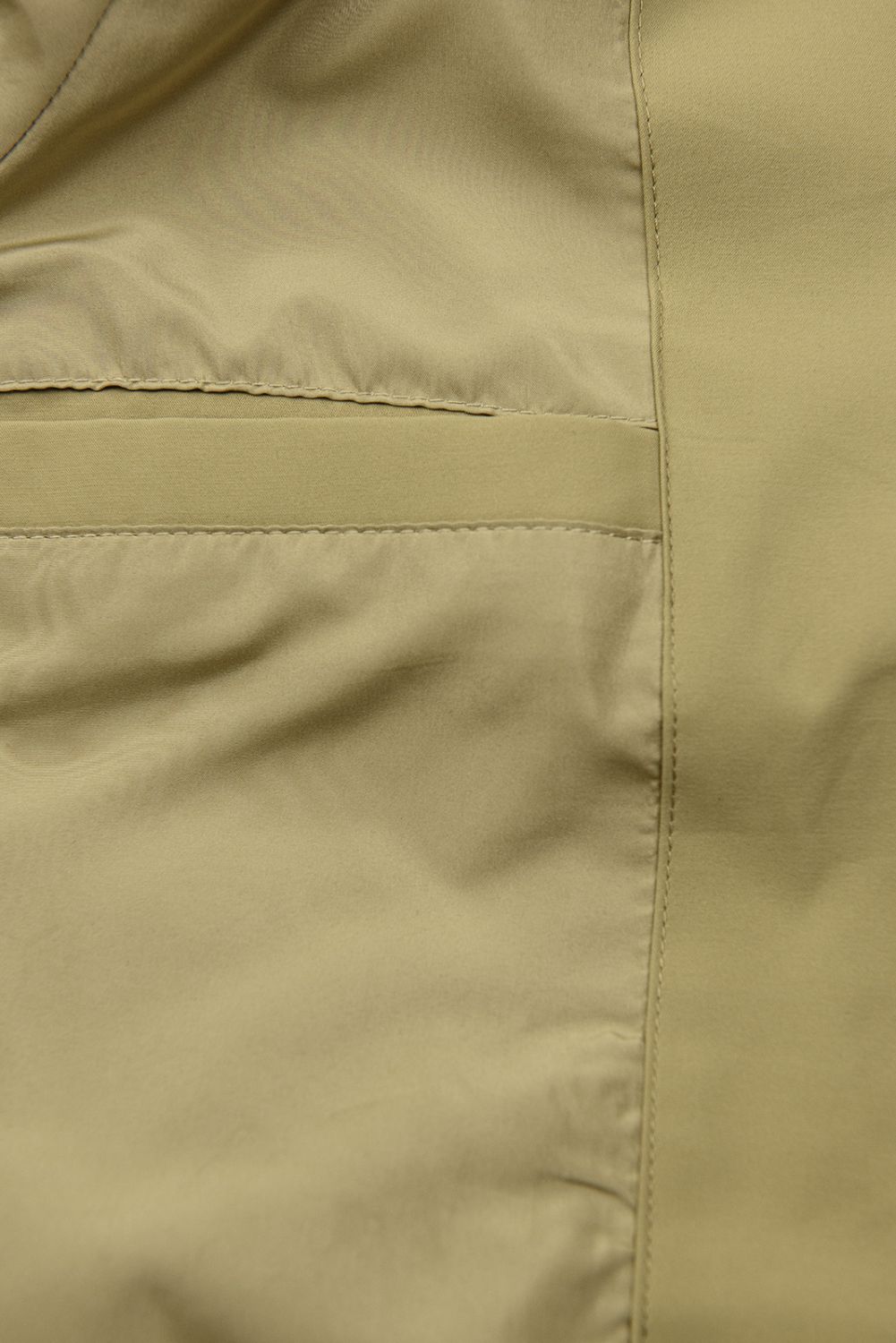 Béžový jarní plášť se stahováním v pase