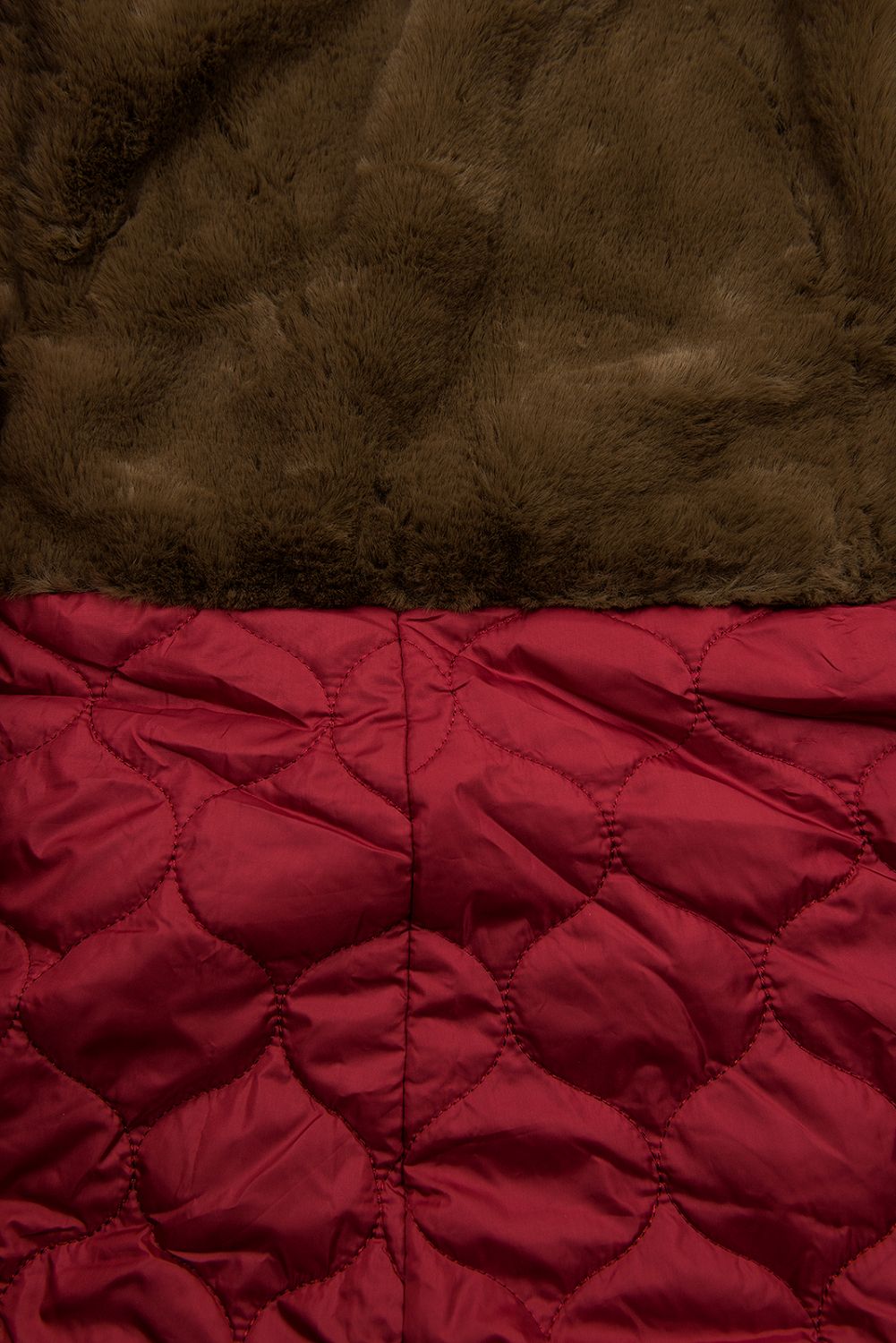 Přechodná parka se zateplením tmavě červená