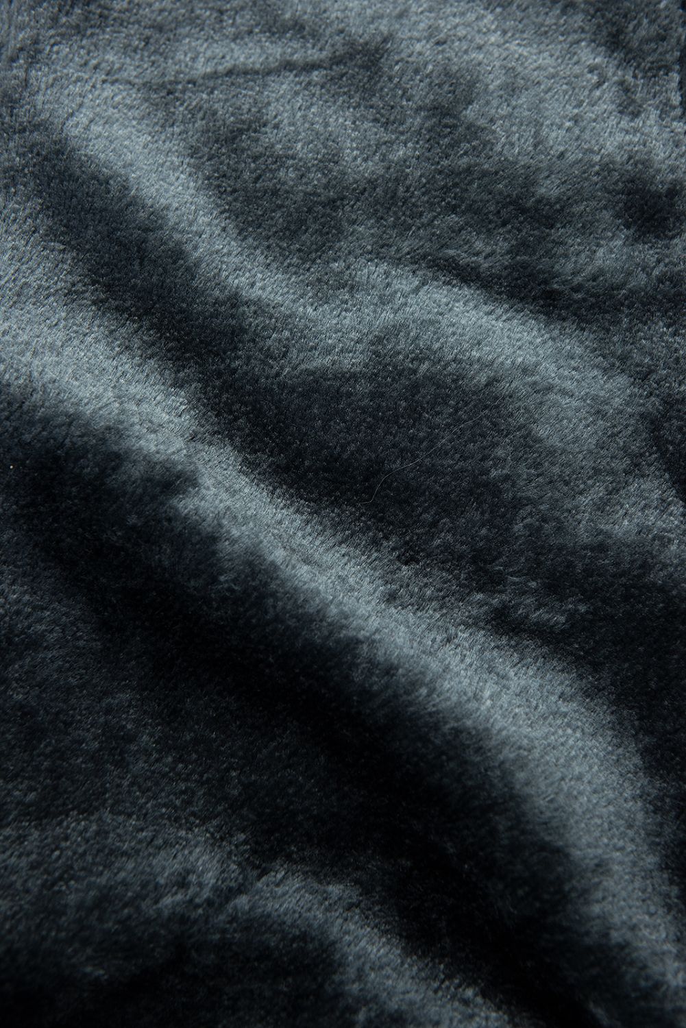 Černá prošívaná zimní bunda s odnímatelnou kapucí